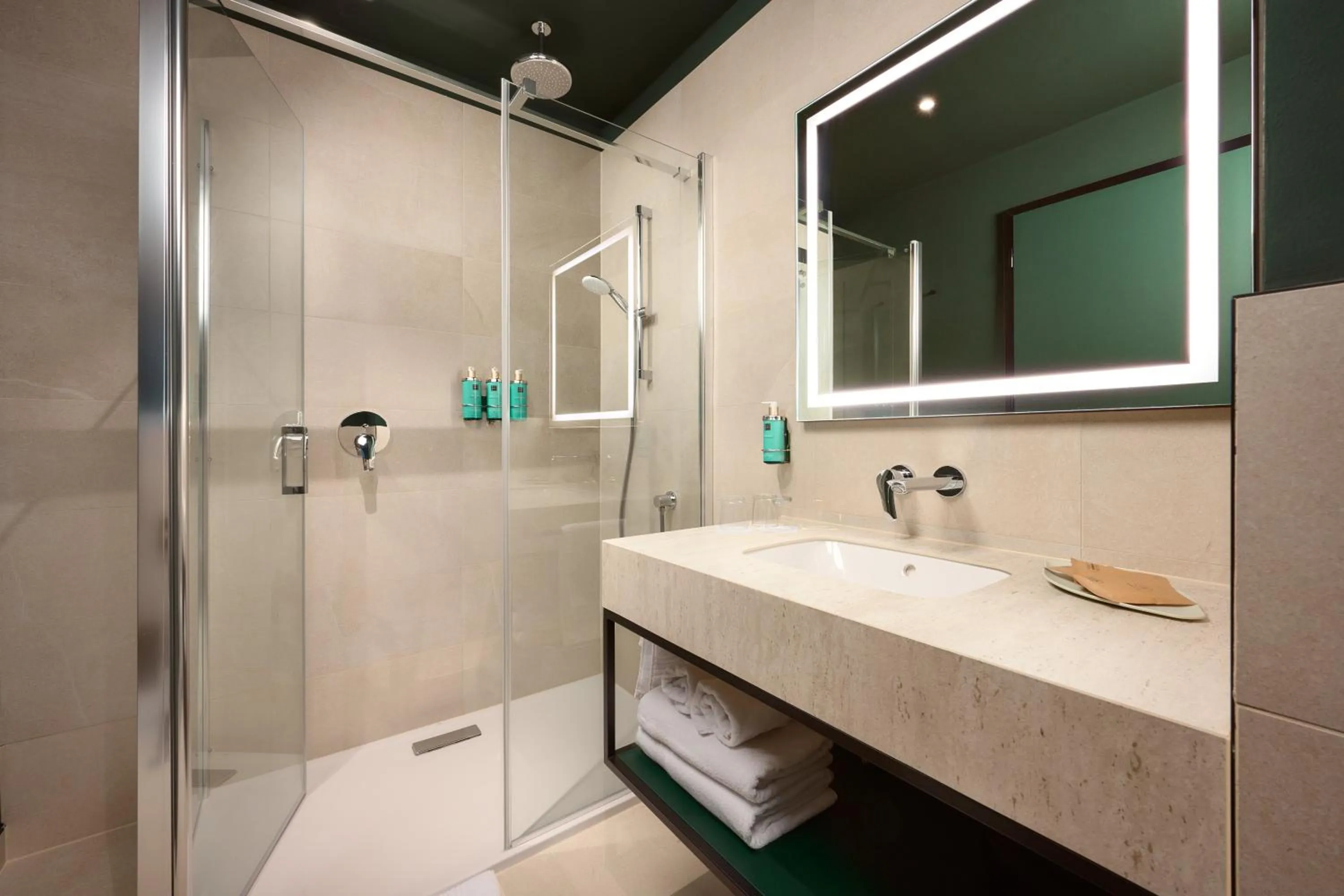 Bathroom in Novotel Zagreb