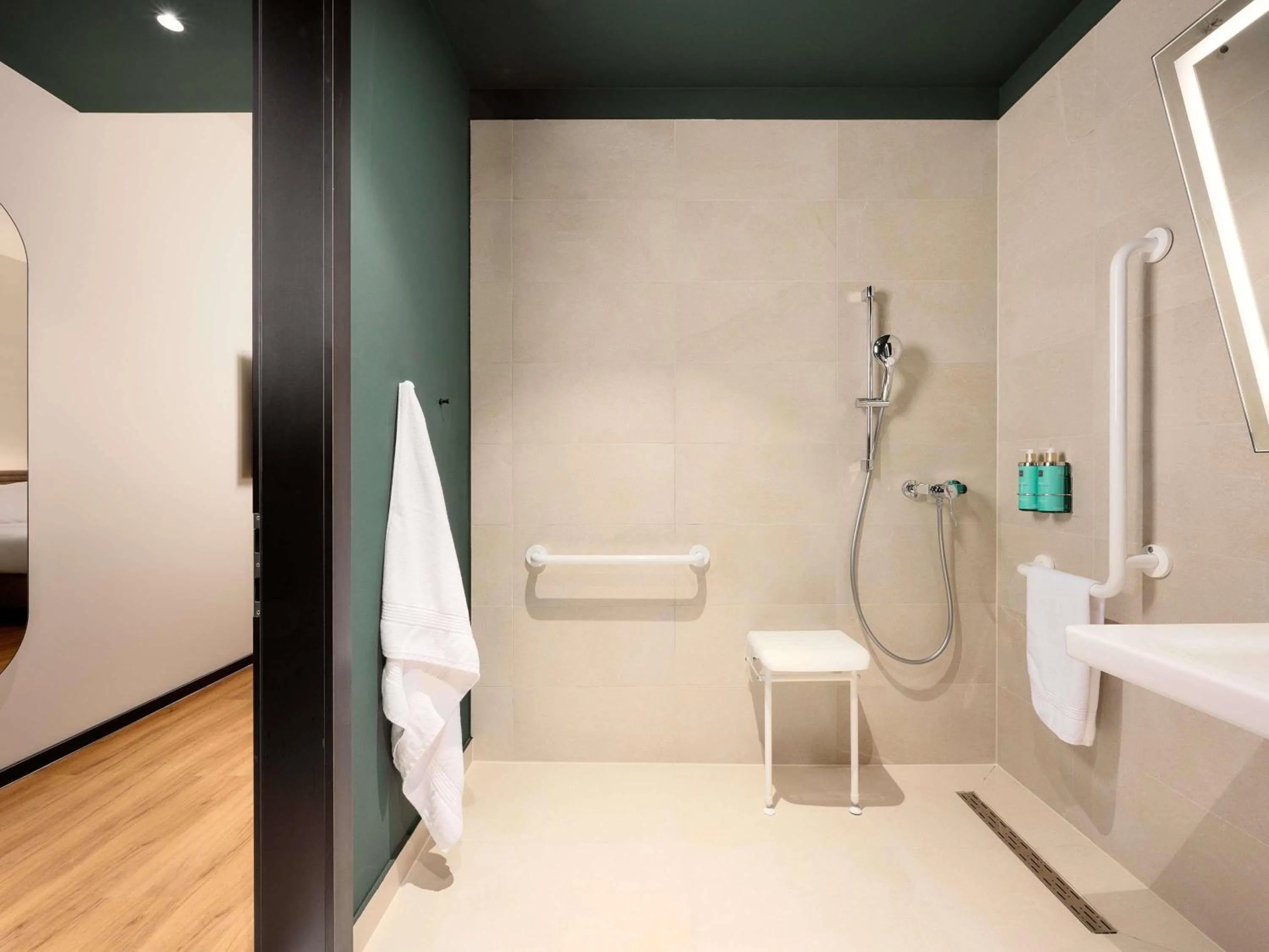 Bedroom in Novotel Zagreb