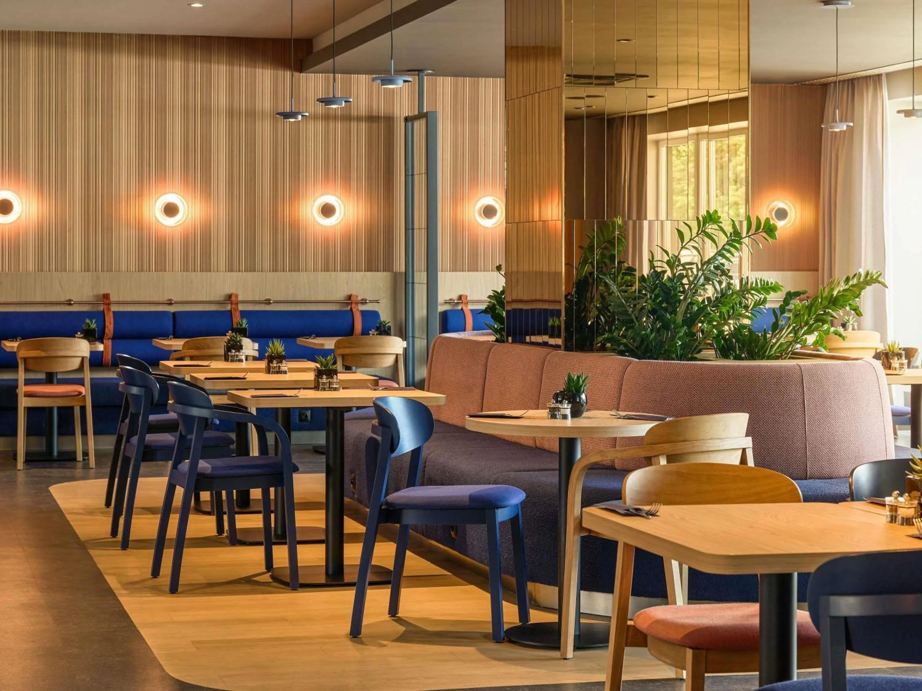 Restaurant/places to eat in ibis Styles Katowice Airport