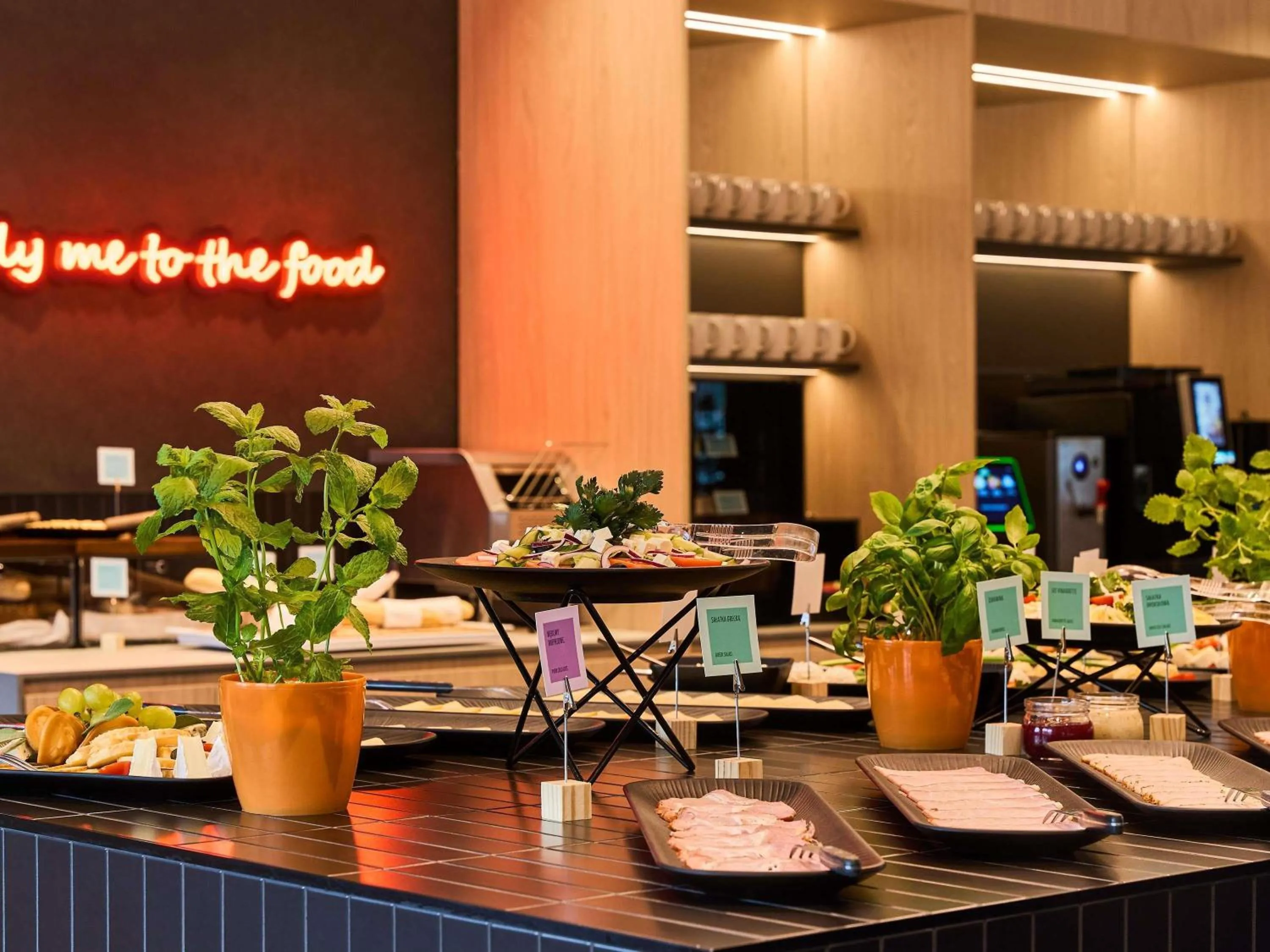 Restaurant/places to eat in ibis Styles Katowice Airport