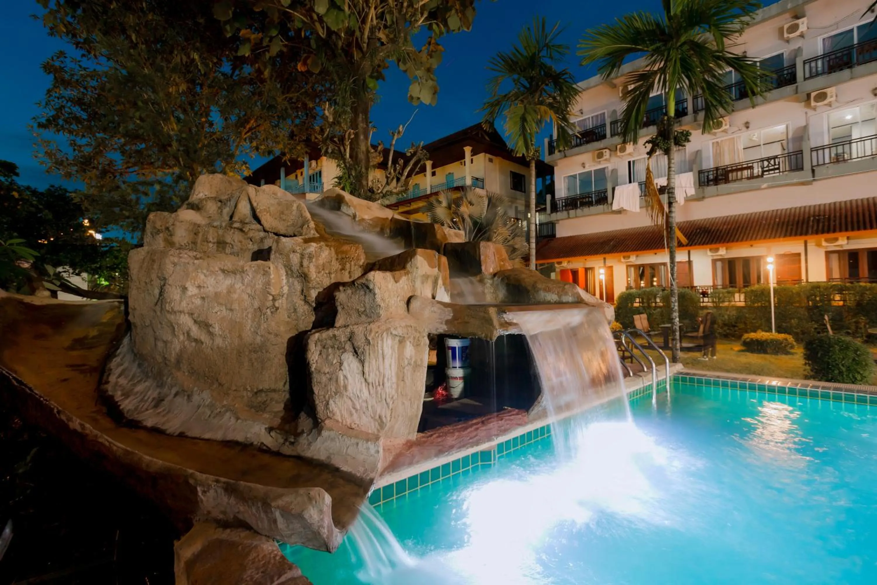 Pool view in Vilayvong Hotel