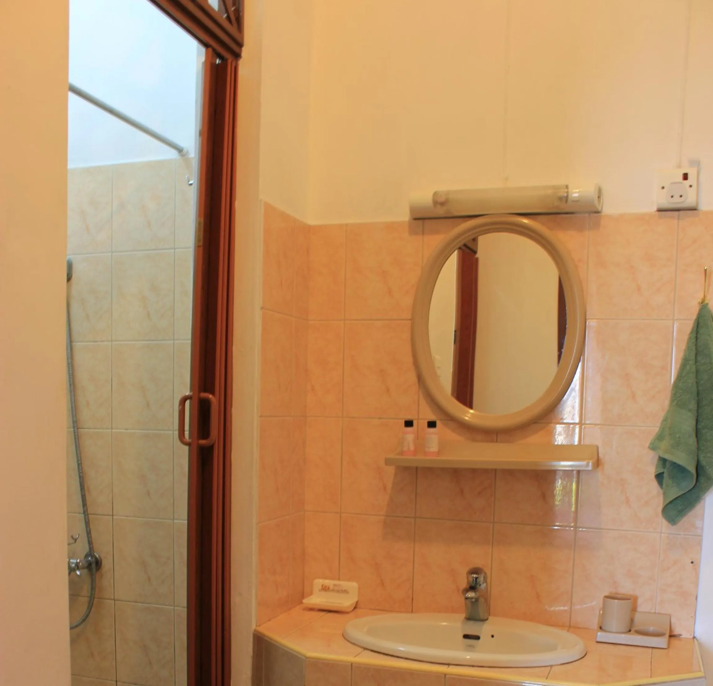 Bathroom in LeBovallon B&B