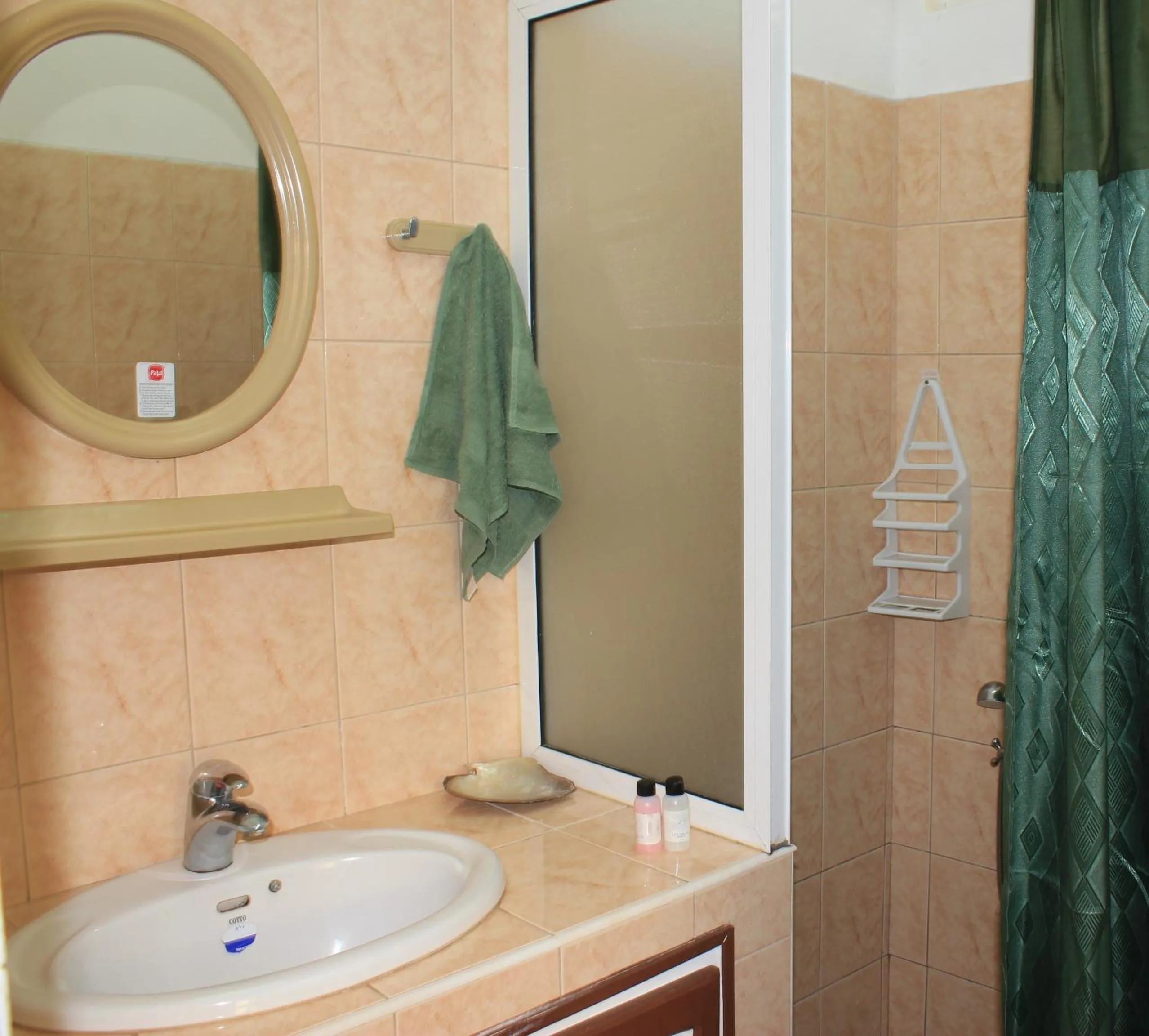 Bathroom in LeBovallon B&B