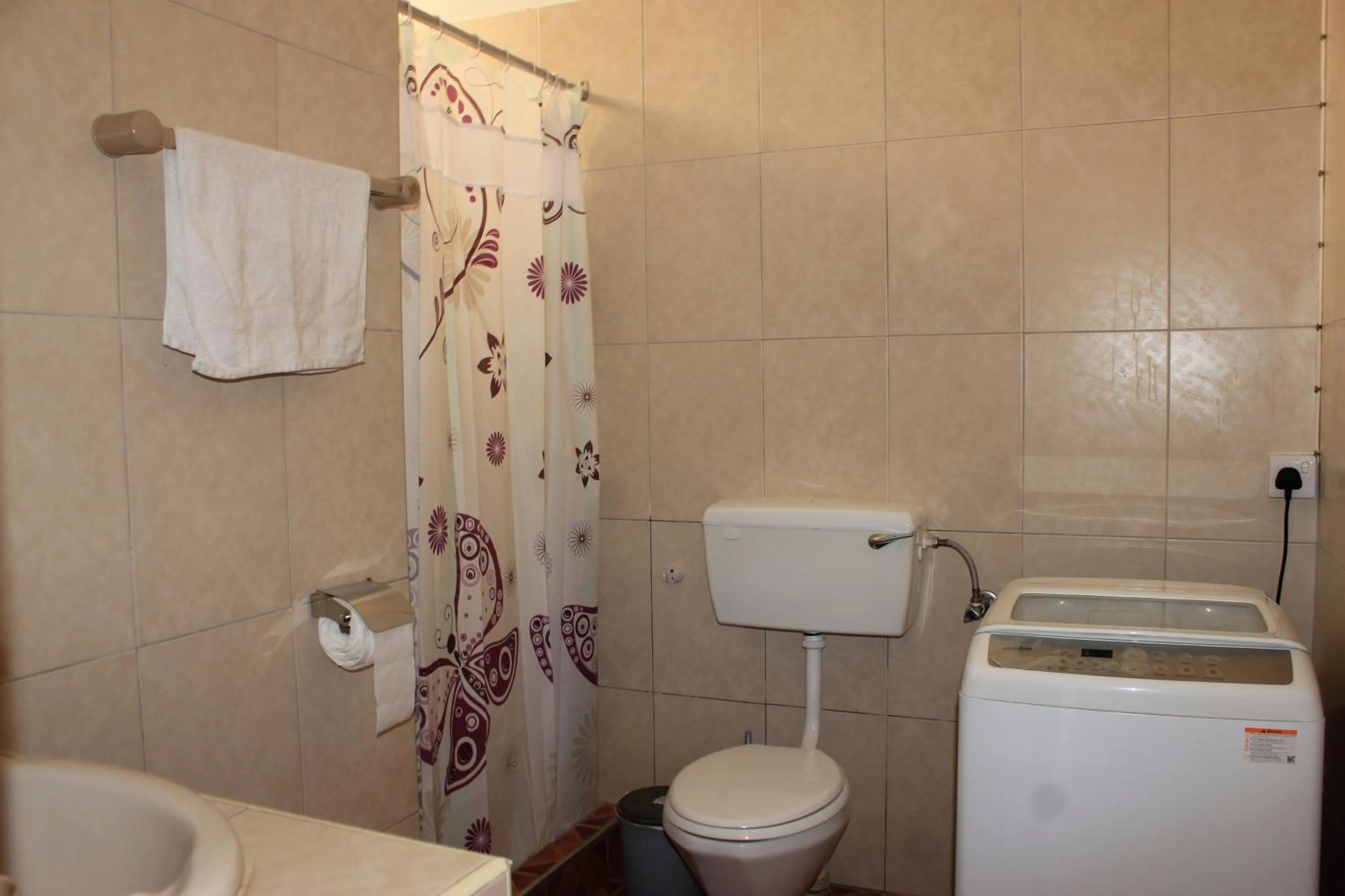 Bathroom in LeBovallon B&B