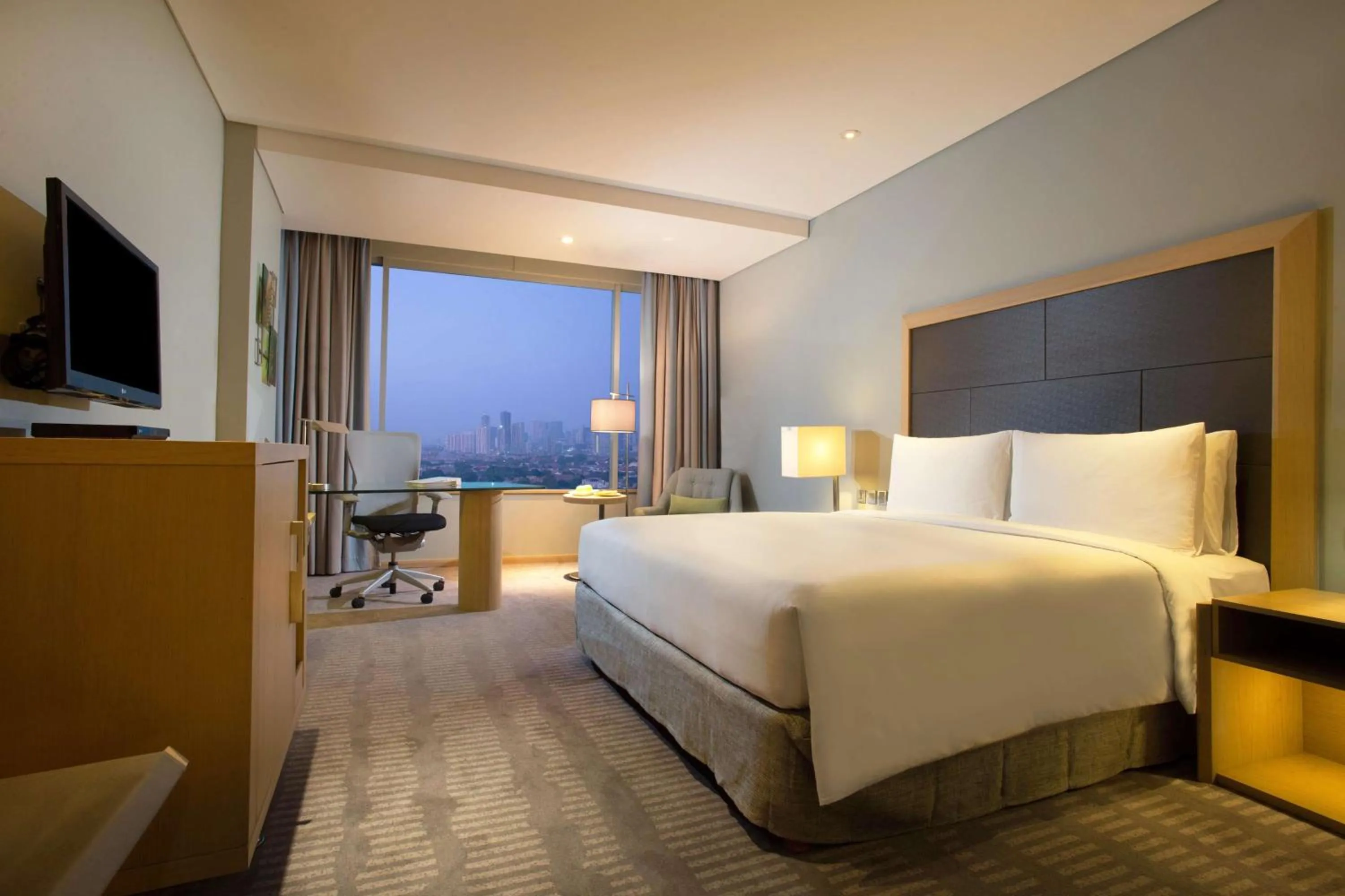 Bed in DoubleTree by Hilton Jakarta Kemayoran