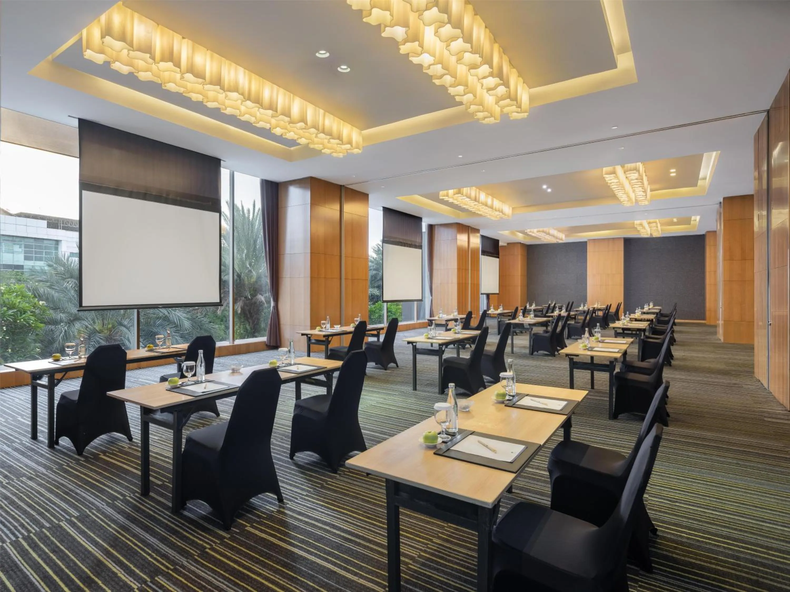 Meeting/conference room in DoubleTree by Hilton Jakarta Kemayoran