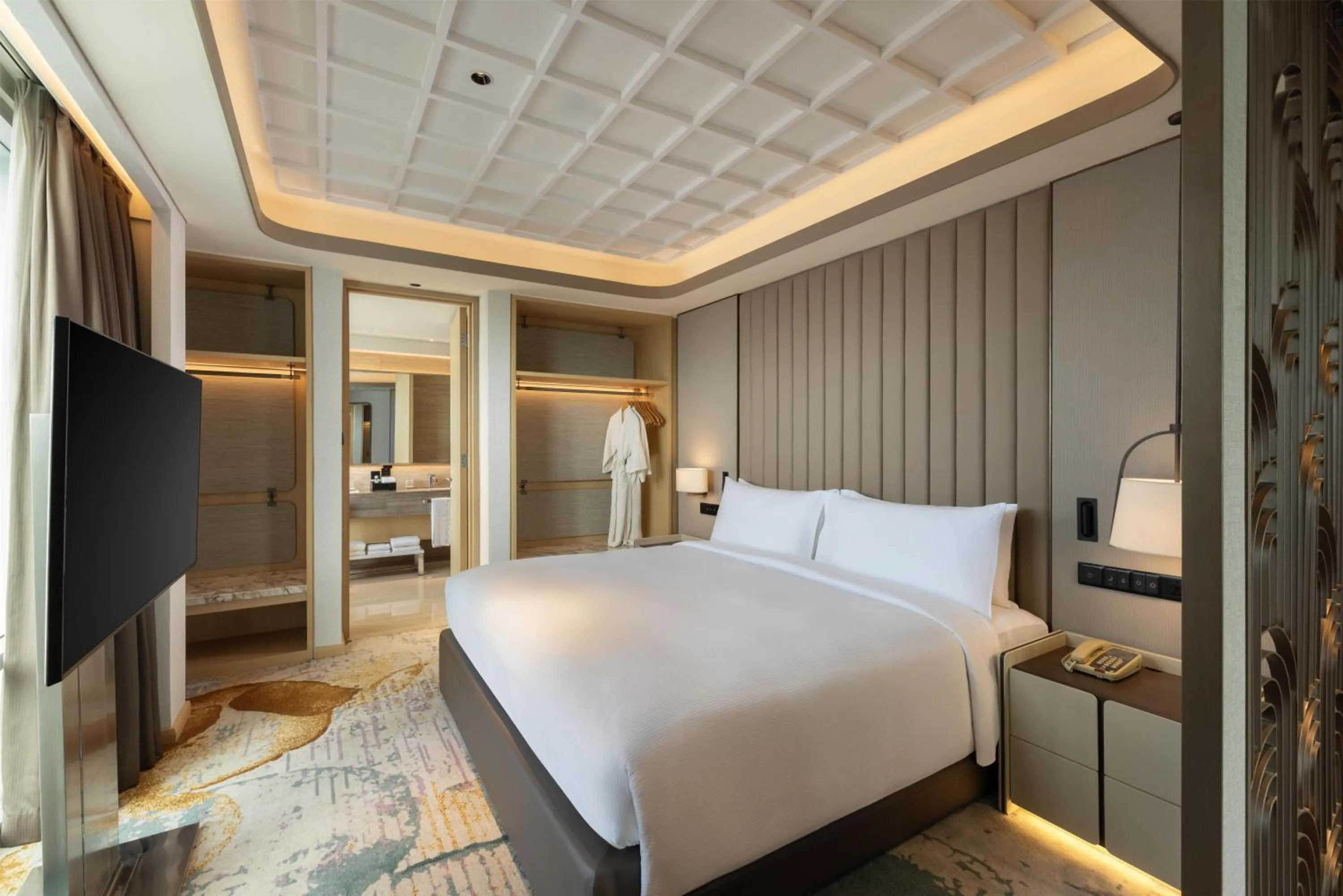 Bedroom, Bed in DoubleTree by Hilton Jakarta Kemayoran