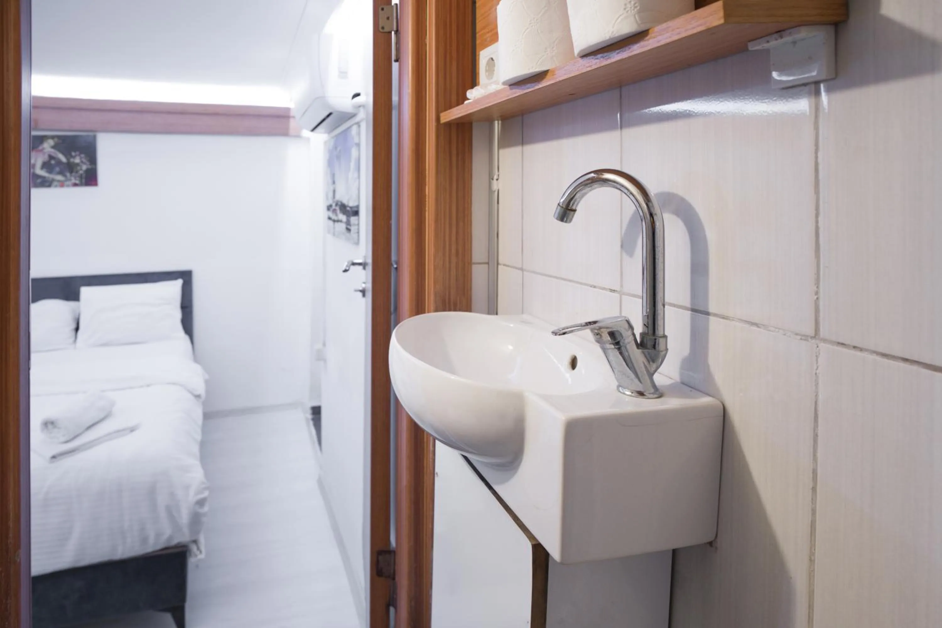 Shower in Viva Butik Sirkeci