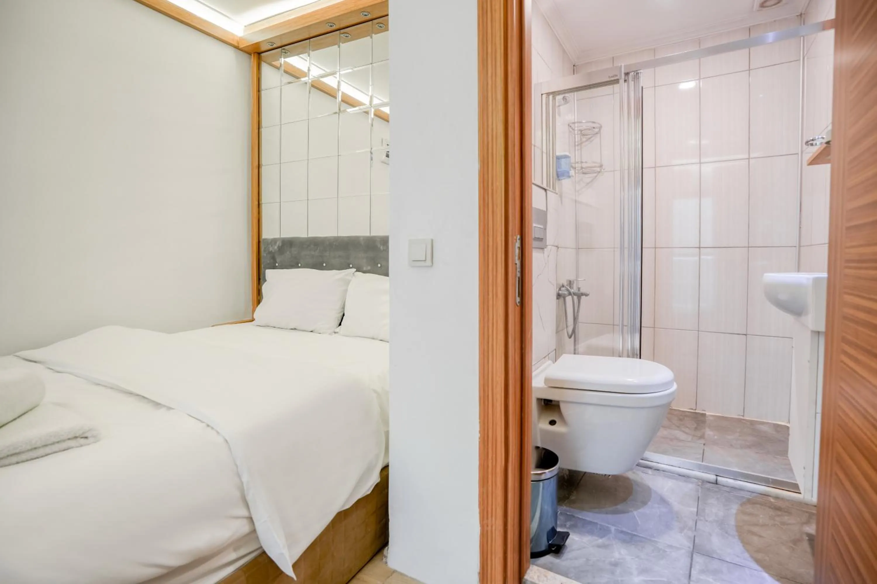 Shower in Viva Butik Sirkeci