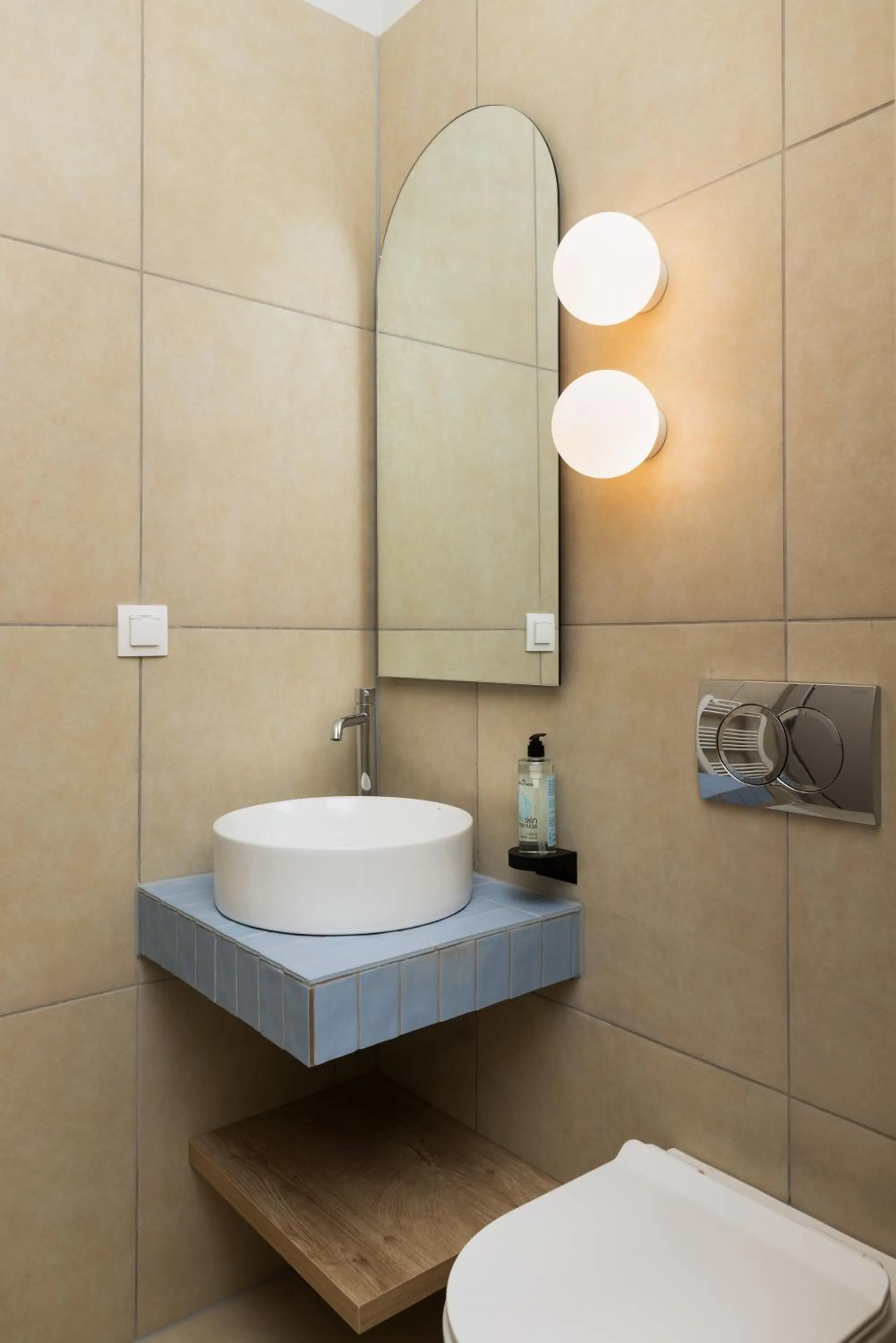 Toilet in Celine Volos by halu! Cozy apartments in the center