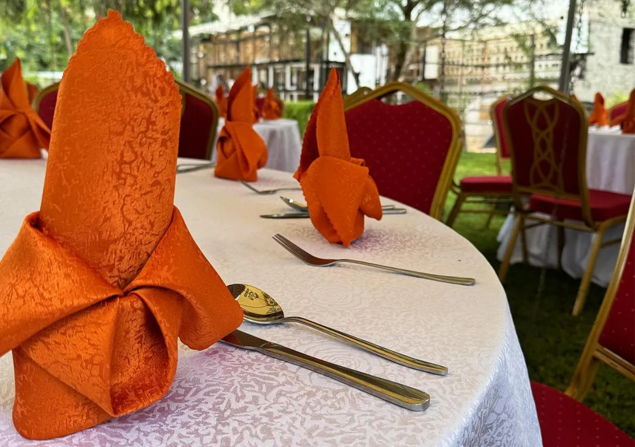 Restaurant/places to eat in Rio Eco Gardens Hotel