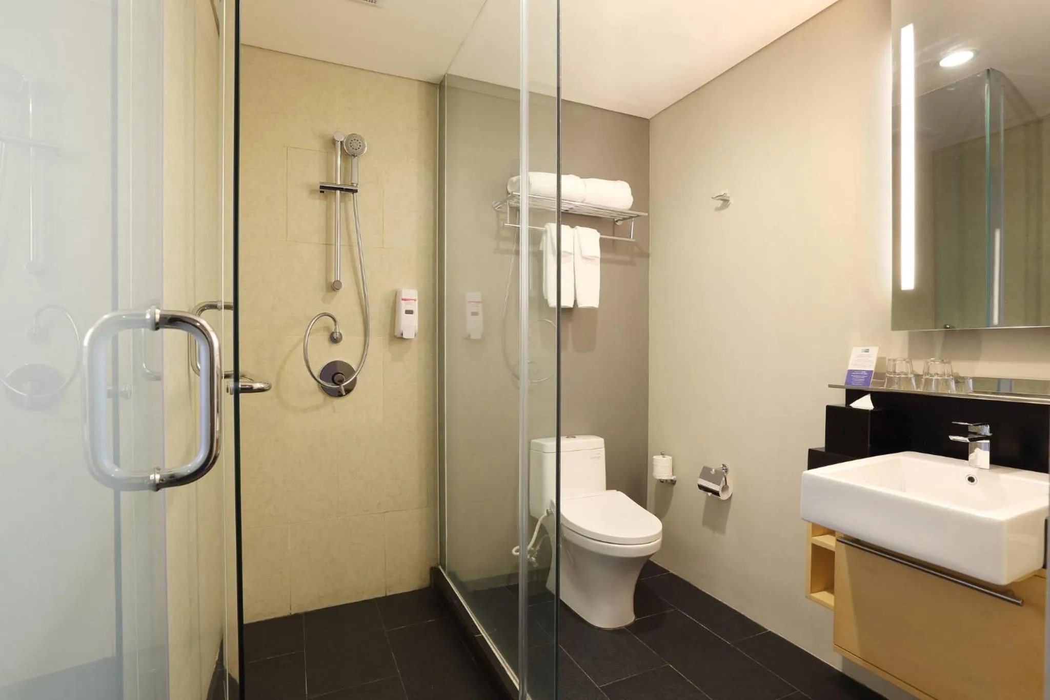 Bathroom in AI Hotel Jakarta Thamrin