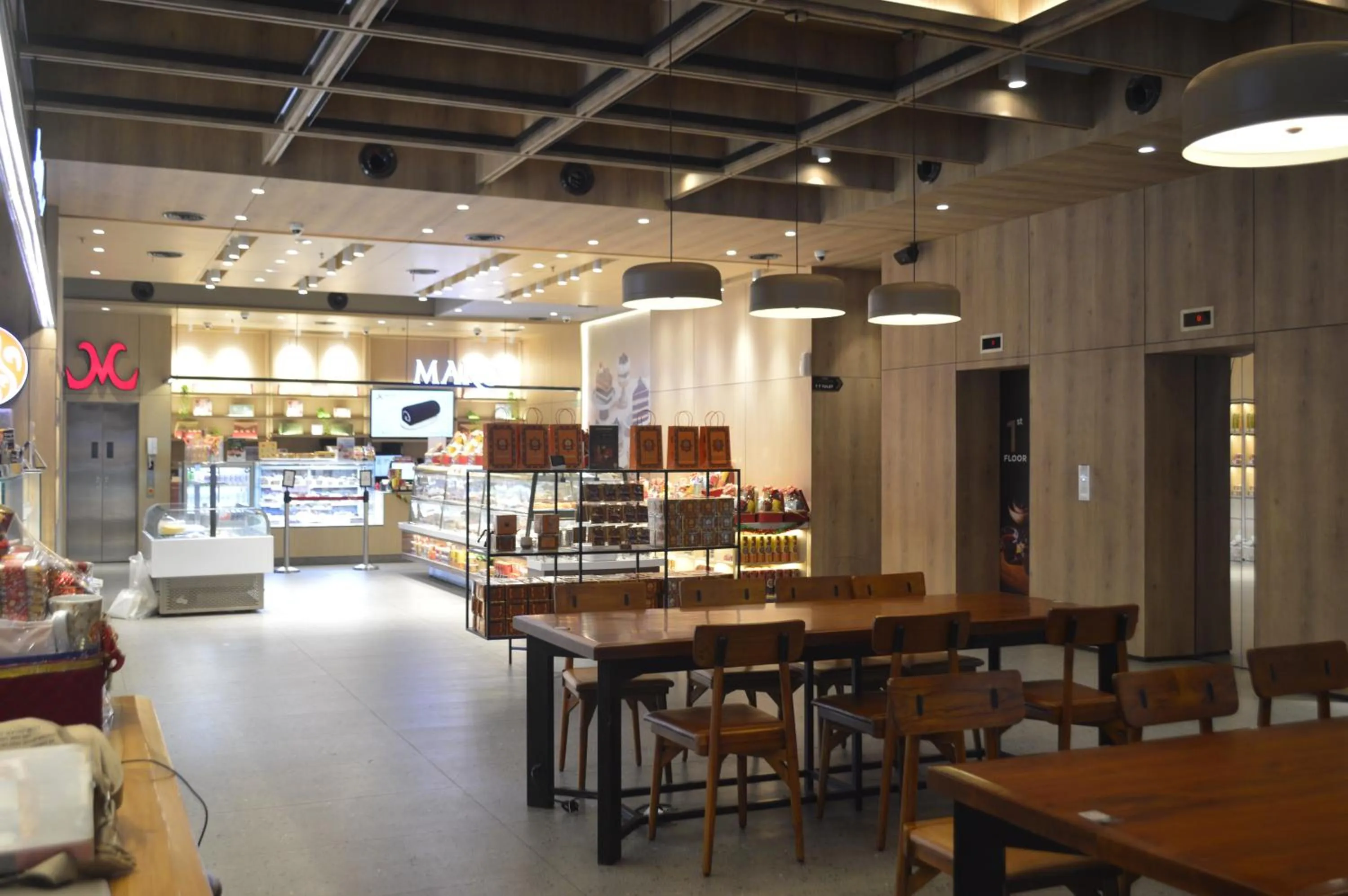 elevator in AI Hotel Jakarta Thamrin