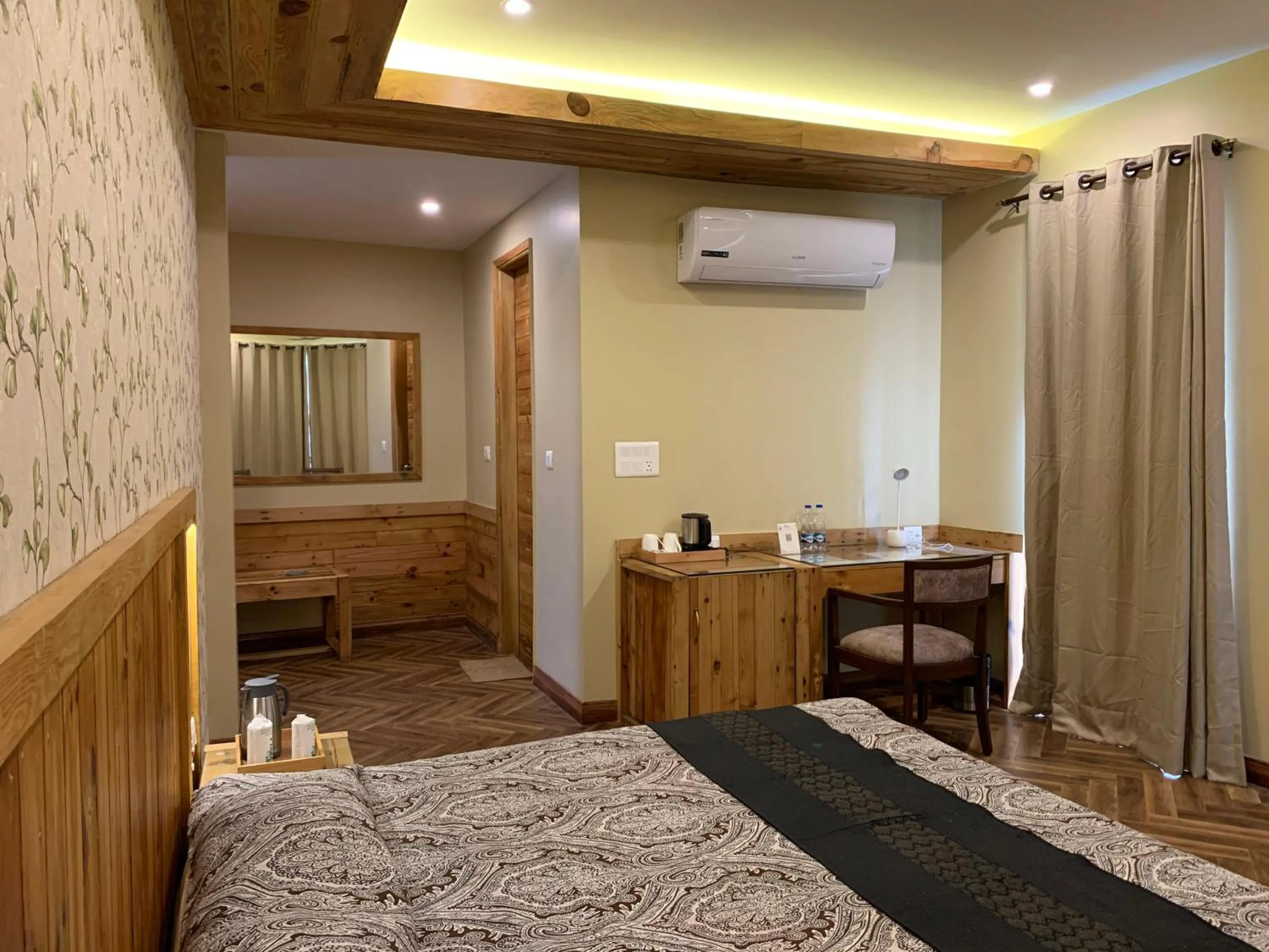 Photo of the whole room, Bed in D's Casa - A Unique Spanish Boutique House