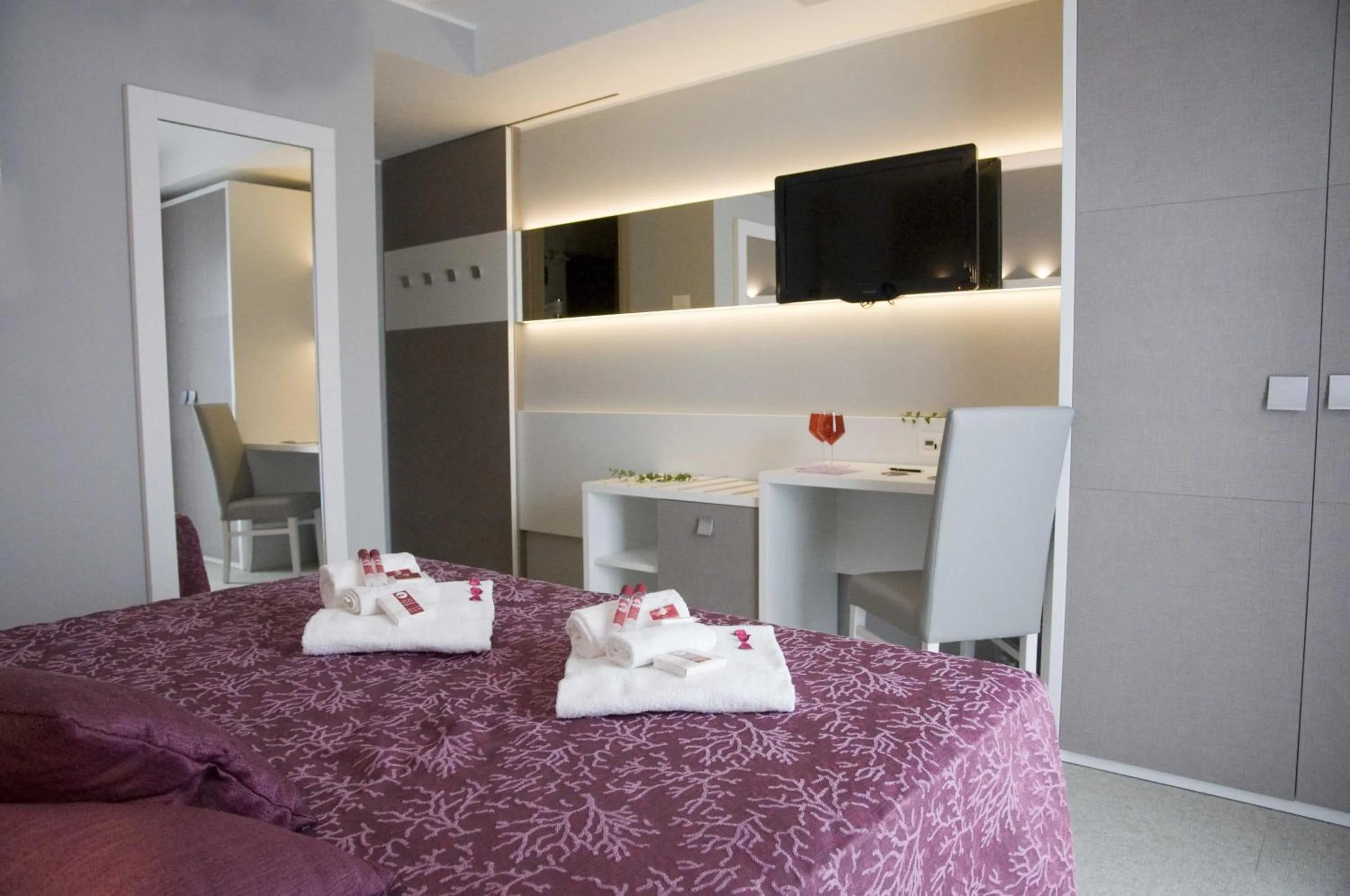 TV and multimedia, Bed in Hotel Al Cigno