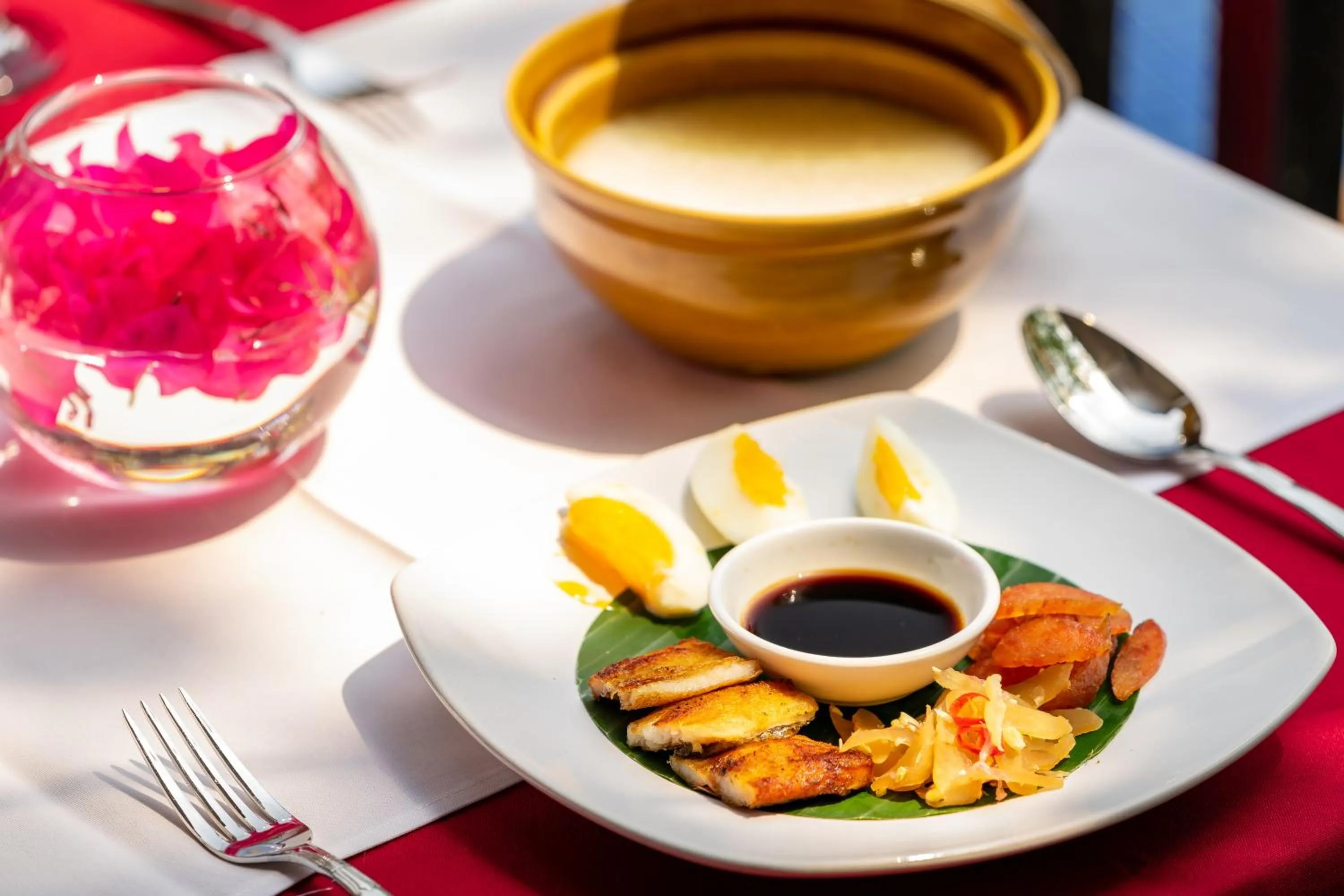 Lunch in Reveal Courtyard in Reveal Angkor