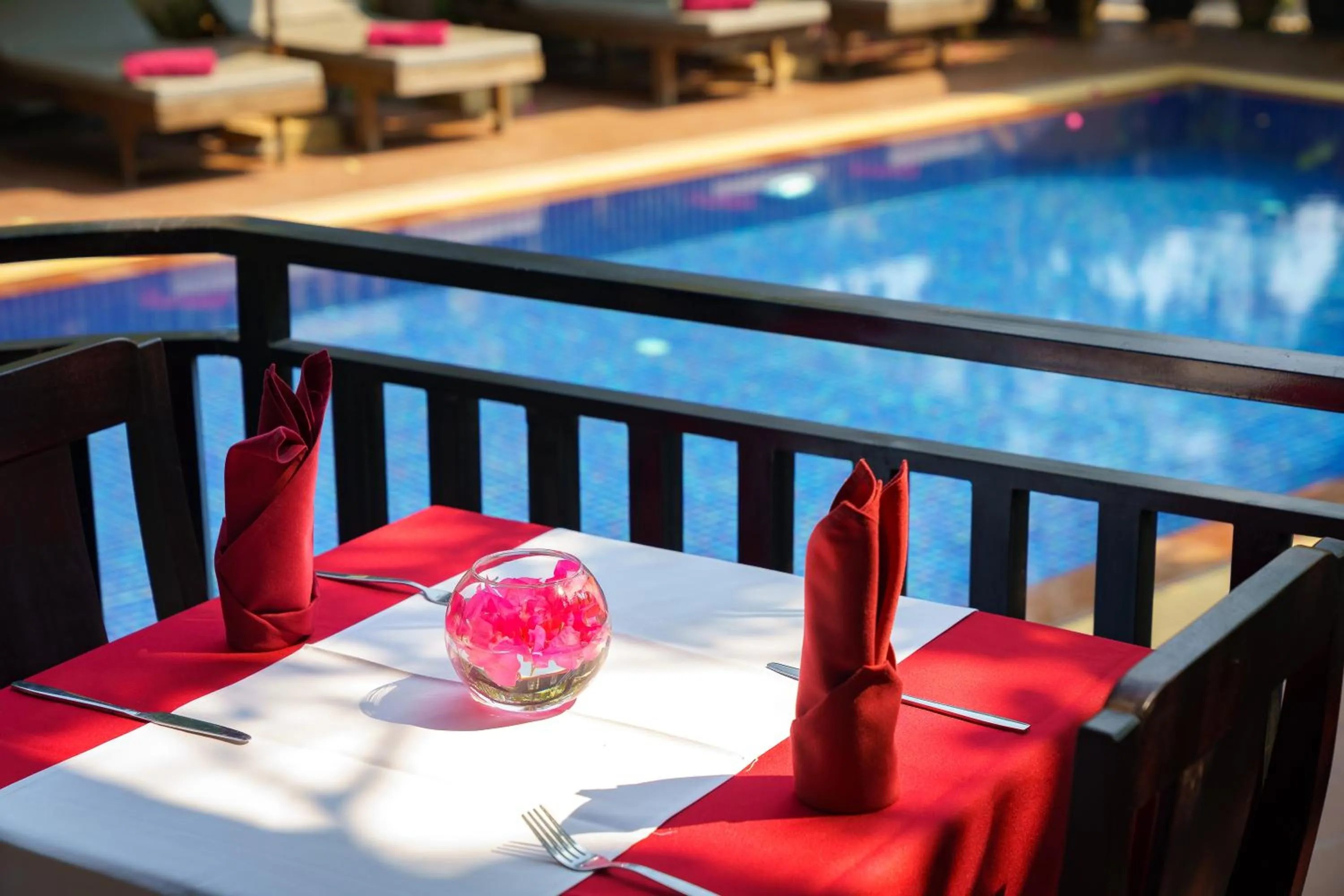 Restaurant/places to eat in Reveal Courtyard in Reveal Angkor