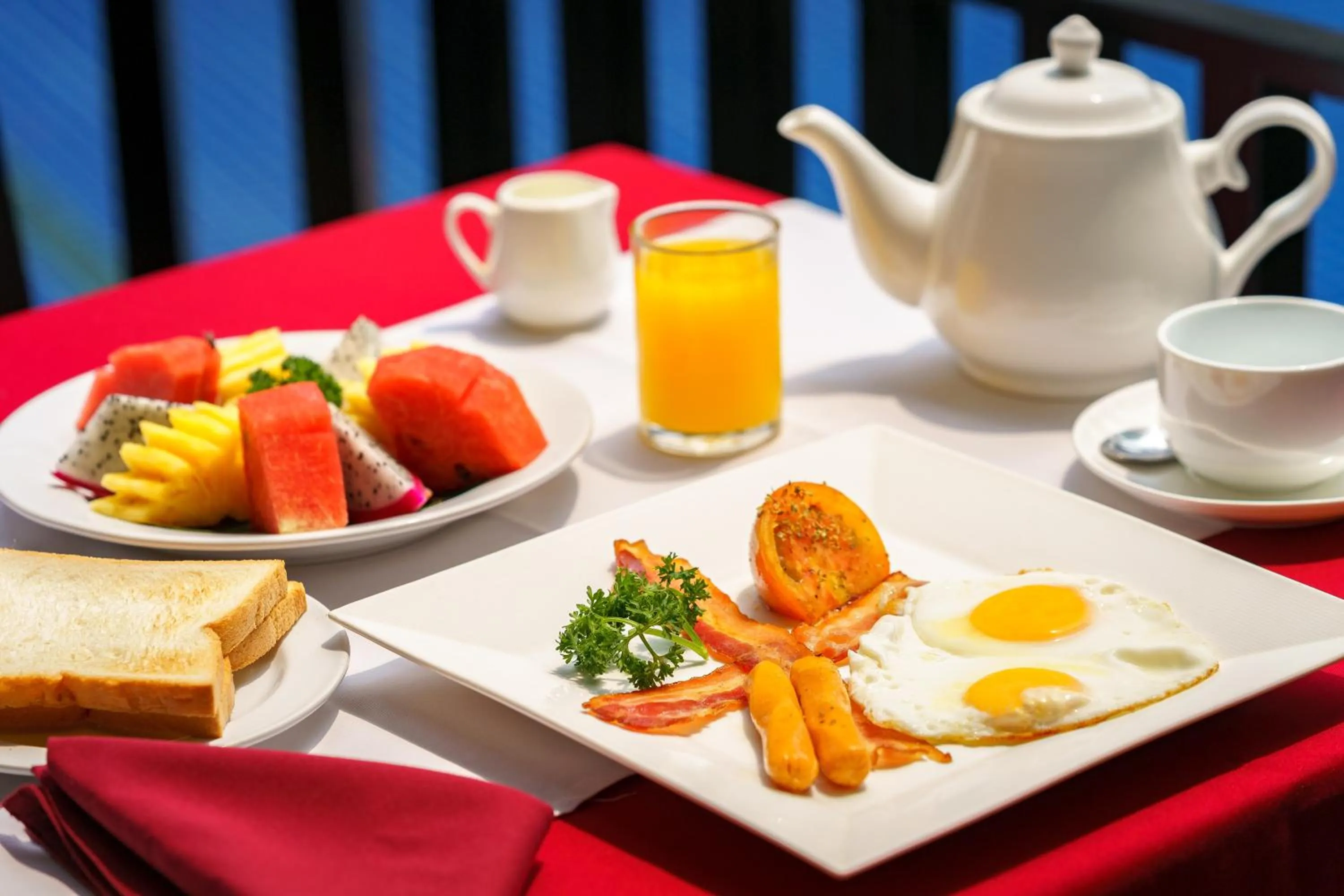 American breakfast in Reveal Courtyard in Reveal Angkor