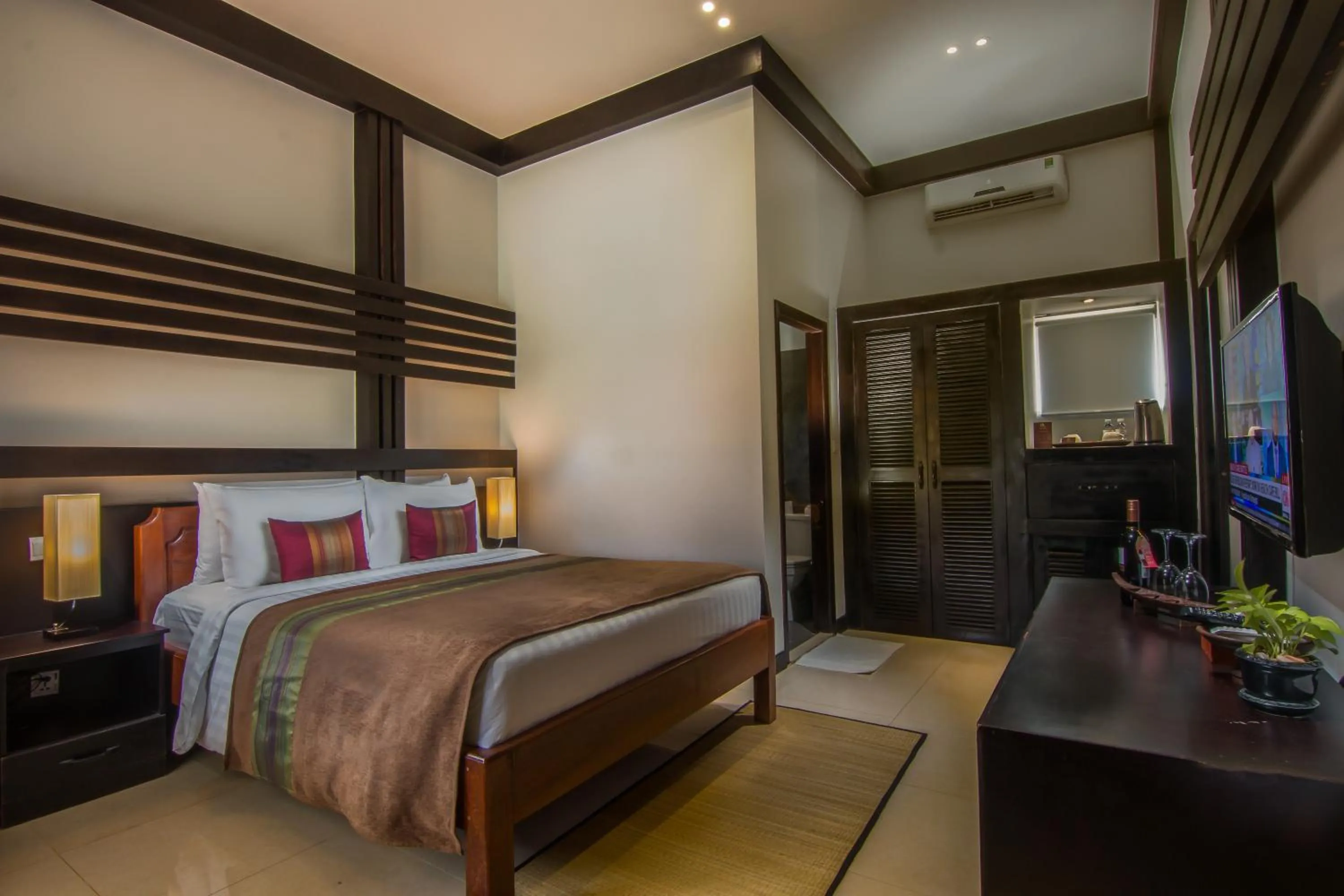 Bedroom, Bed in Reveal Courtyard in Reveal Angkor