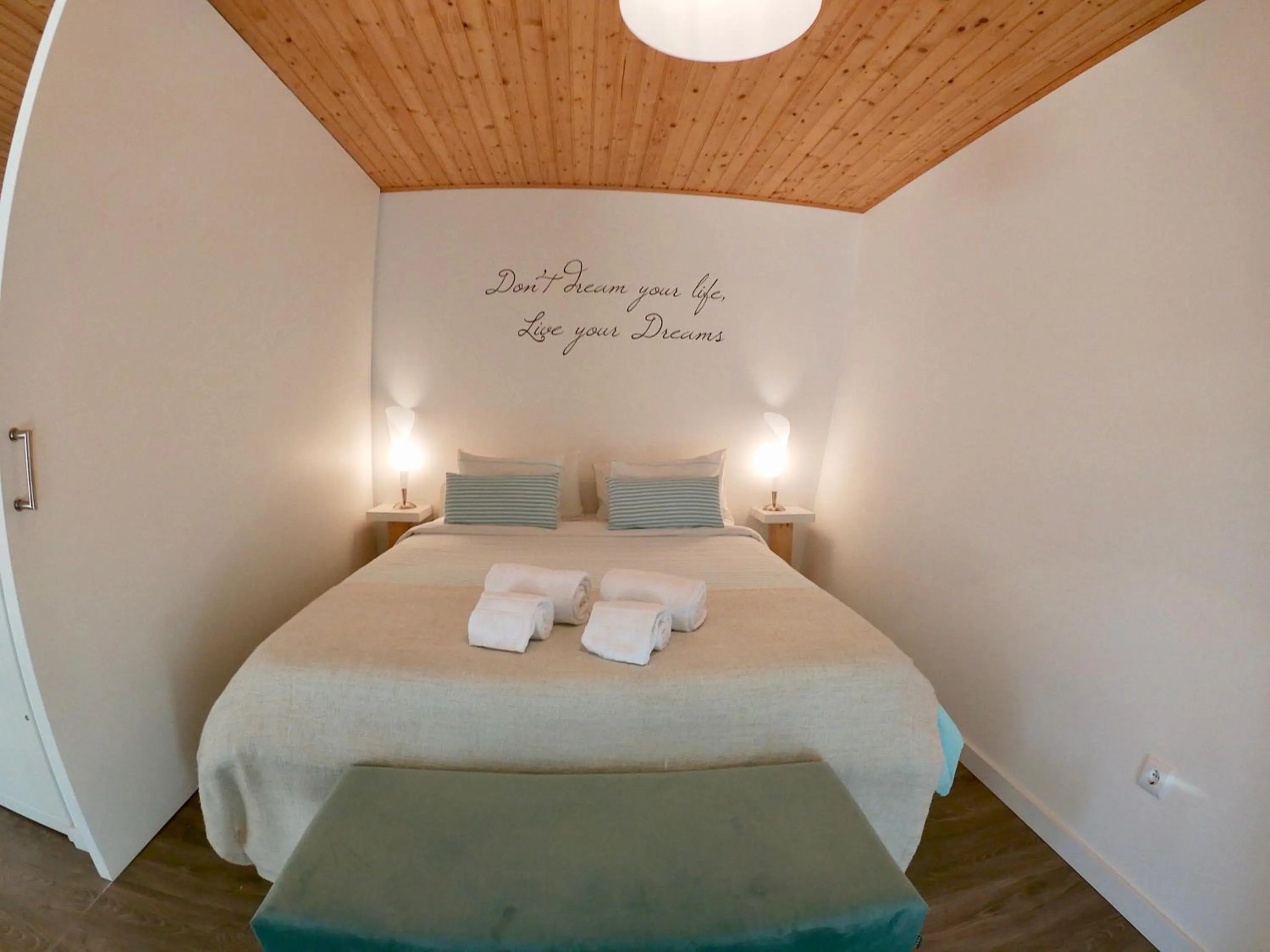 Photo of the whole room, Bed in Golden Halcyon - Ericeira Villas