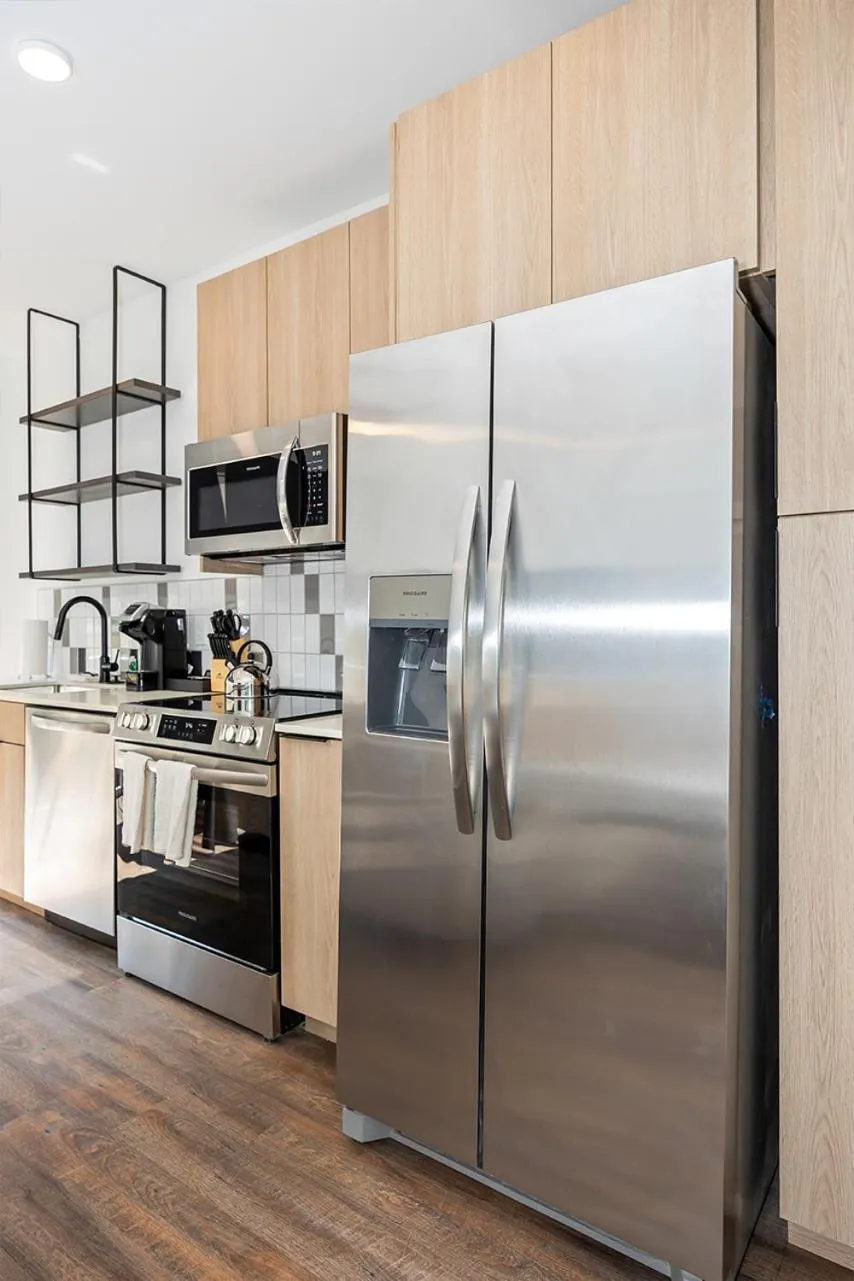 Kitchen or kitchenette in Anthem House Huntsville MidCity, powered by Placemakr