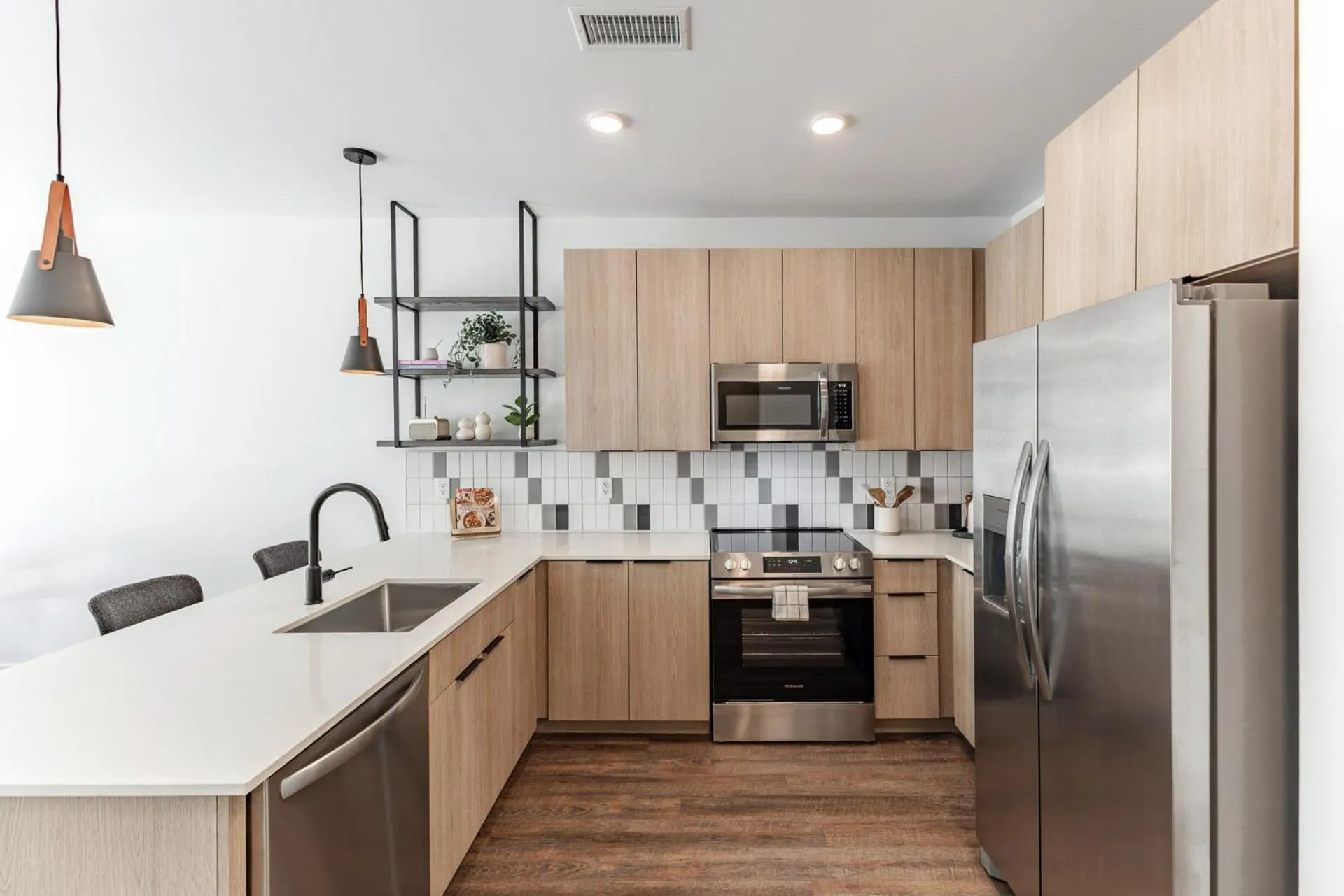 Kitchen or kitchenette in Anthem House Huntsville MidCity, powered by Placemakr
