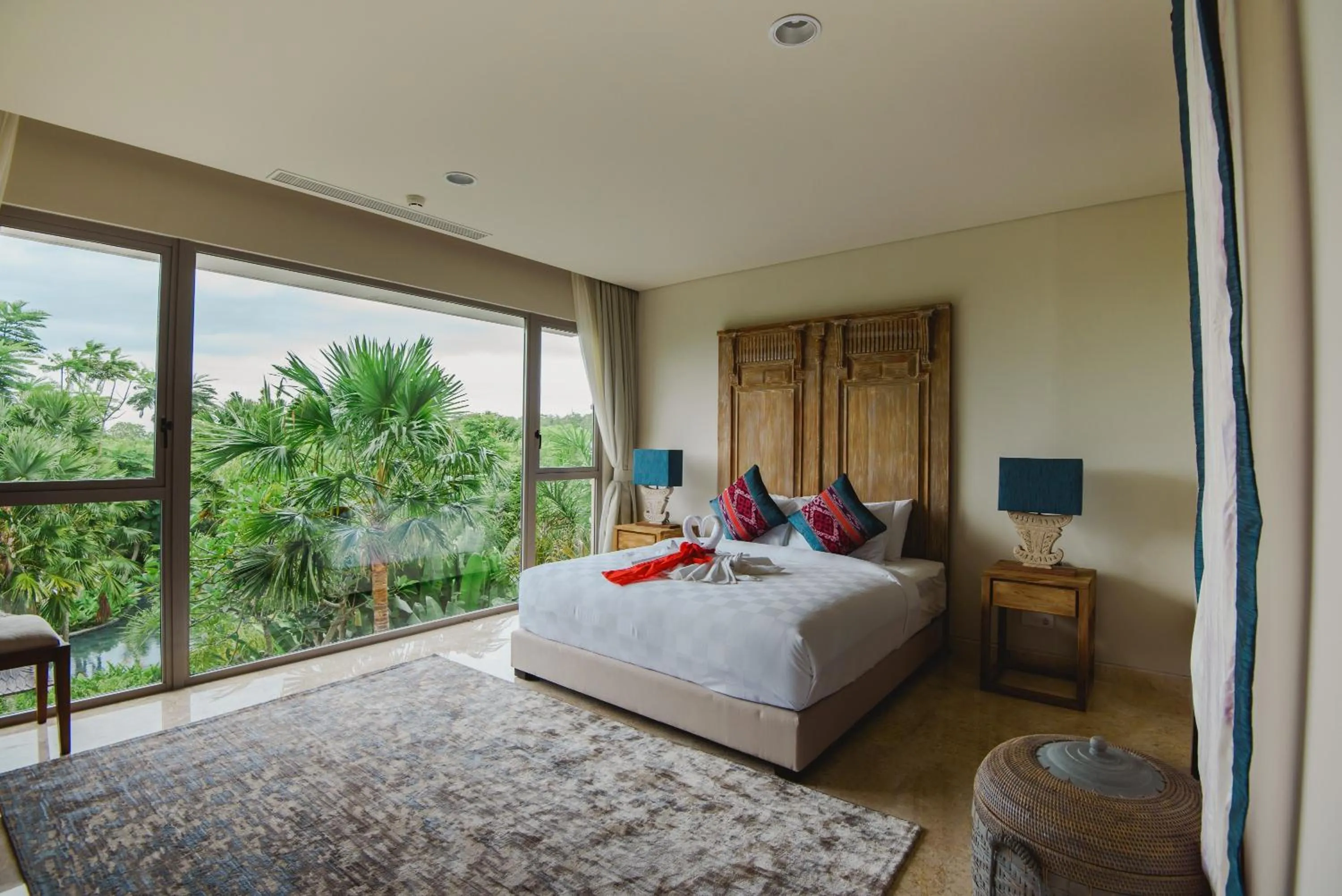 Photo of the whole room, Bed in Luxury Apartment at AYANA Residences