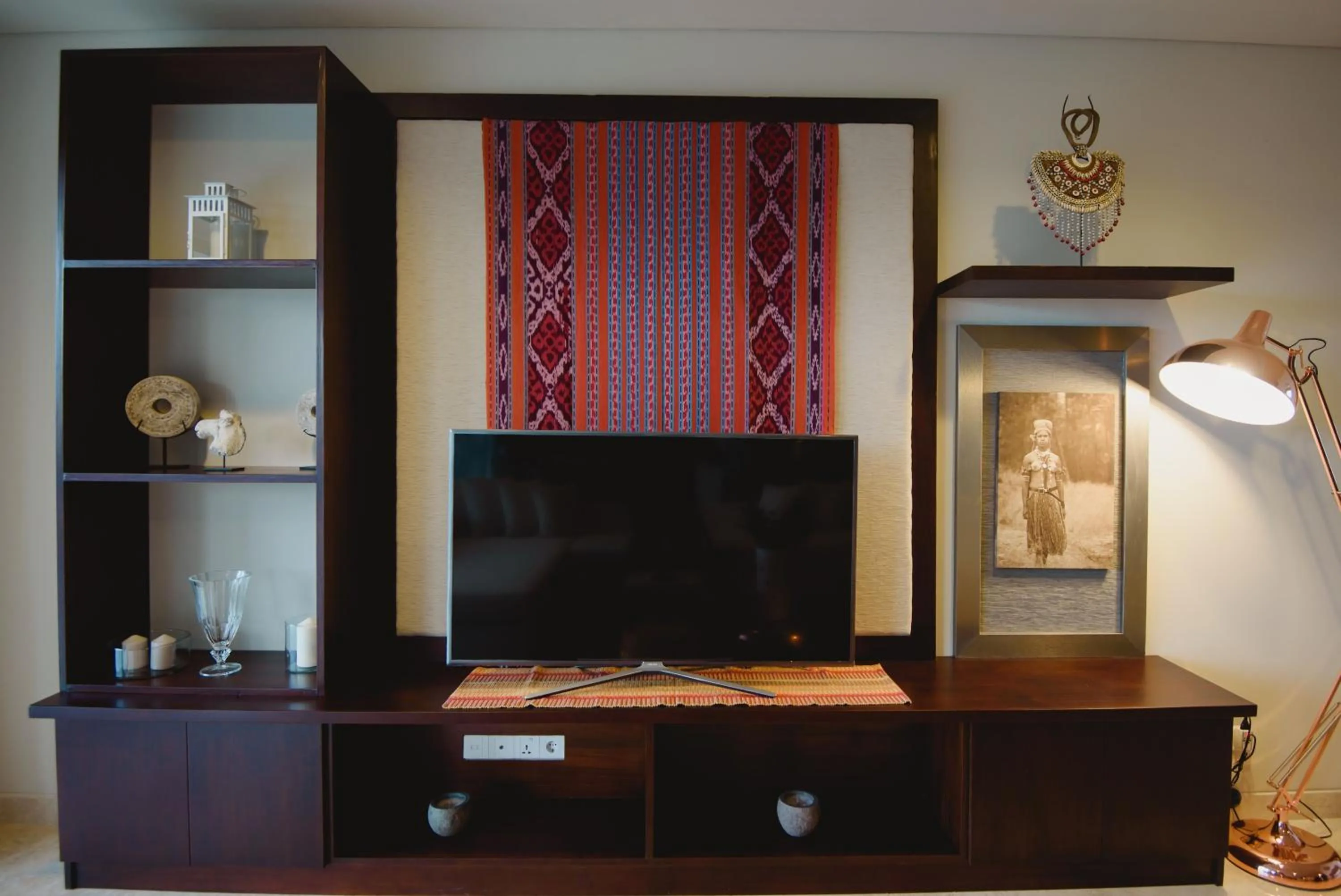 TV and multimedia in Luxury Apartment at AYANA Residences