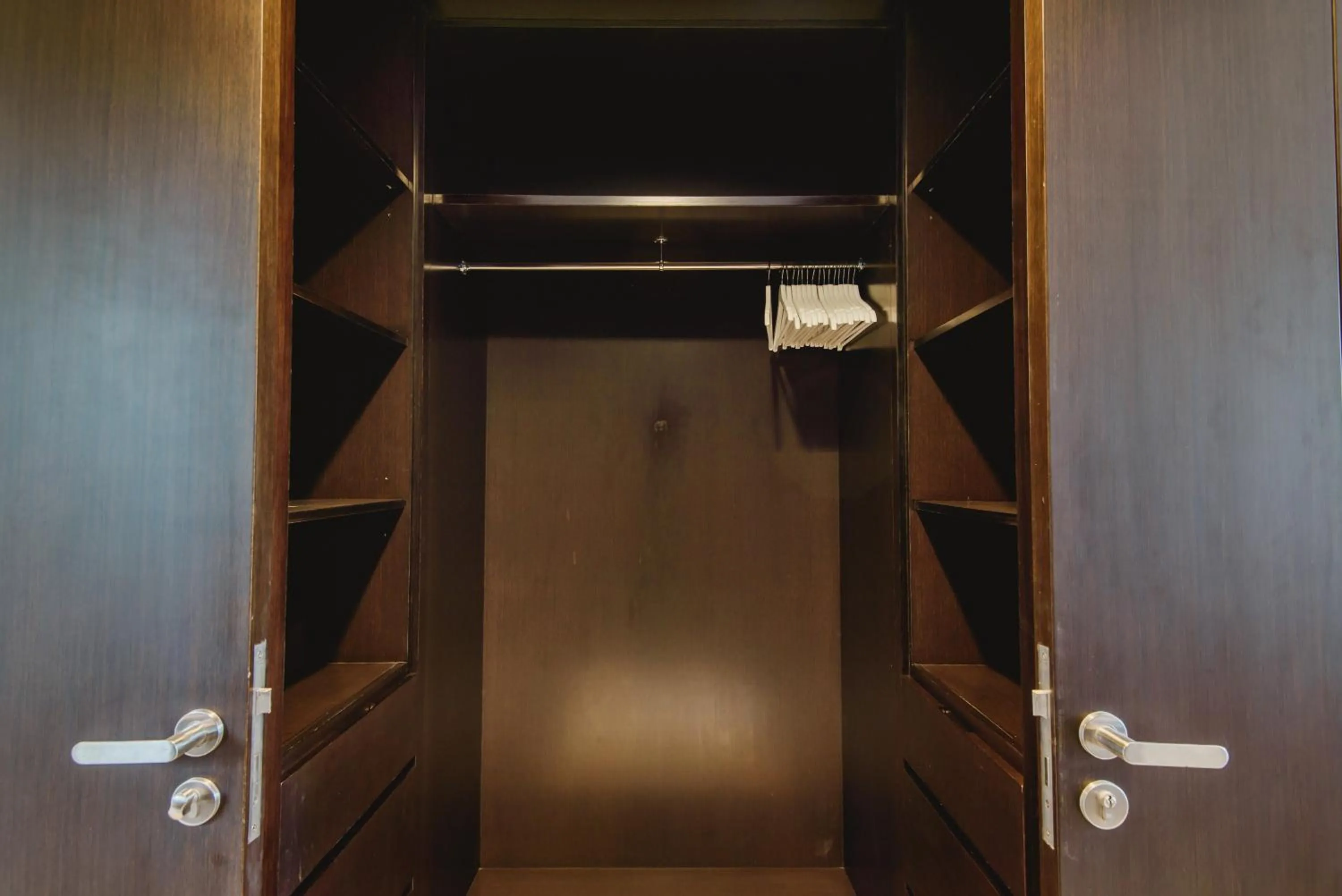 Area and facilities in Luxury Apartment at AYANA Residences