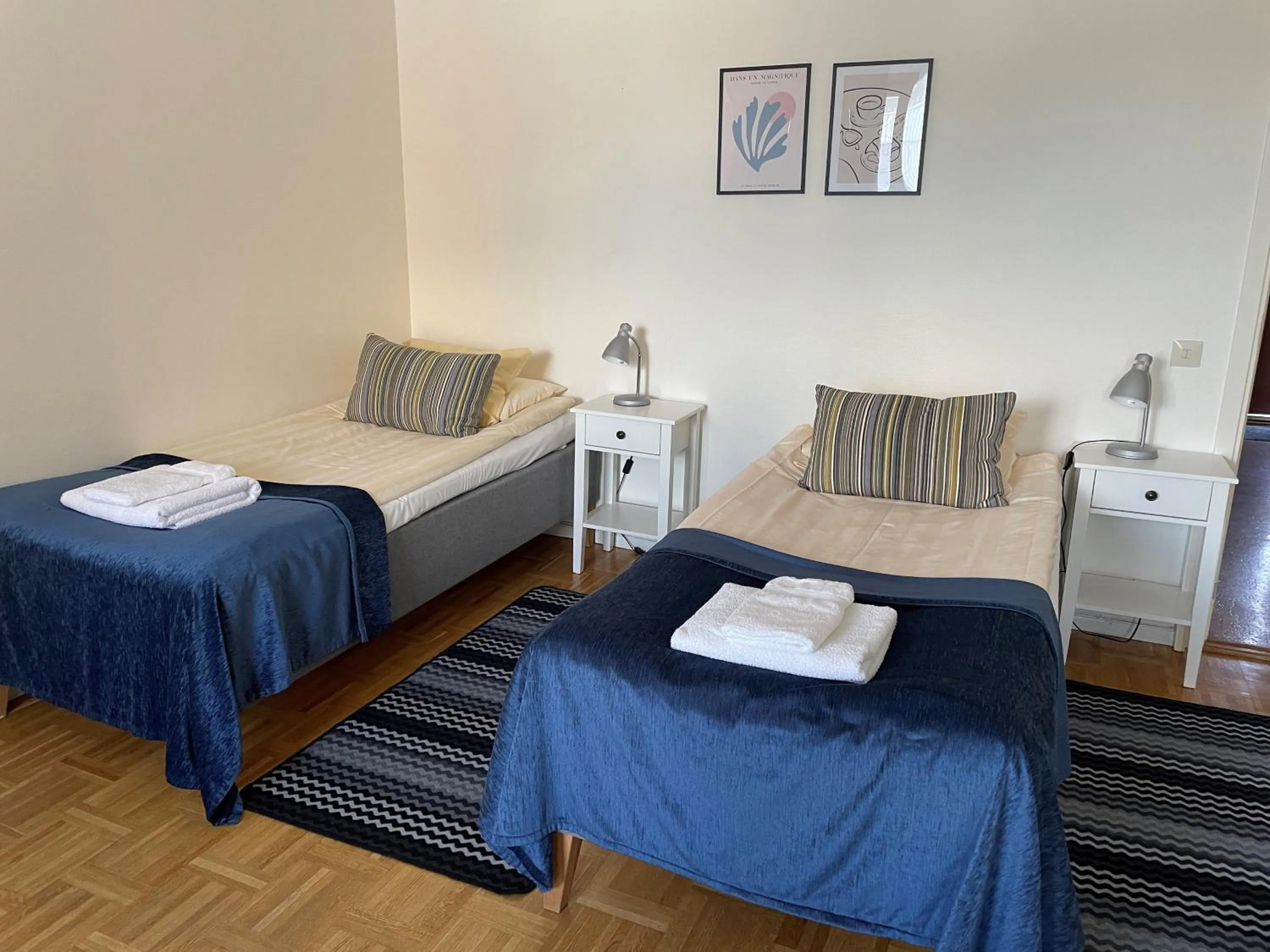 Bed in RS Lägenhetshotell Skövde