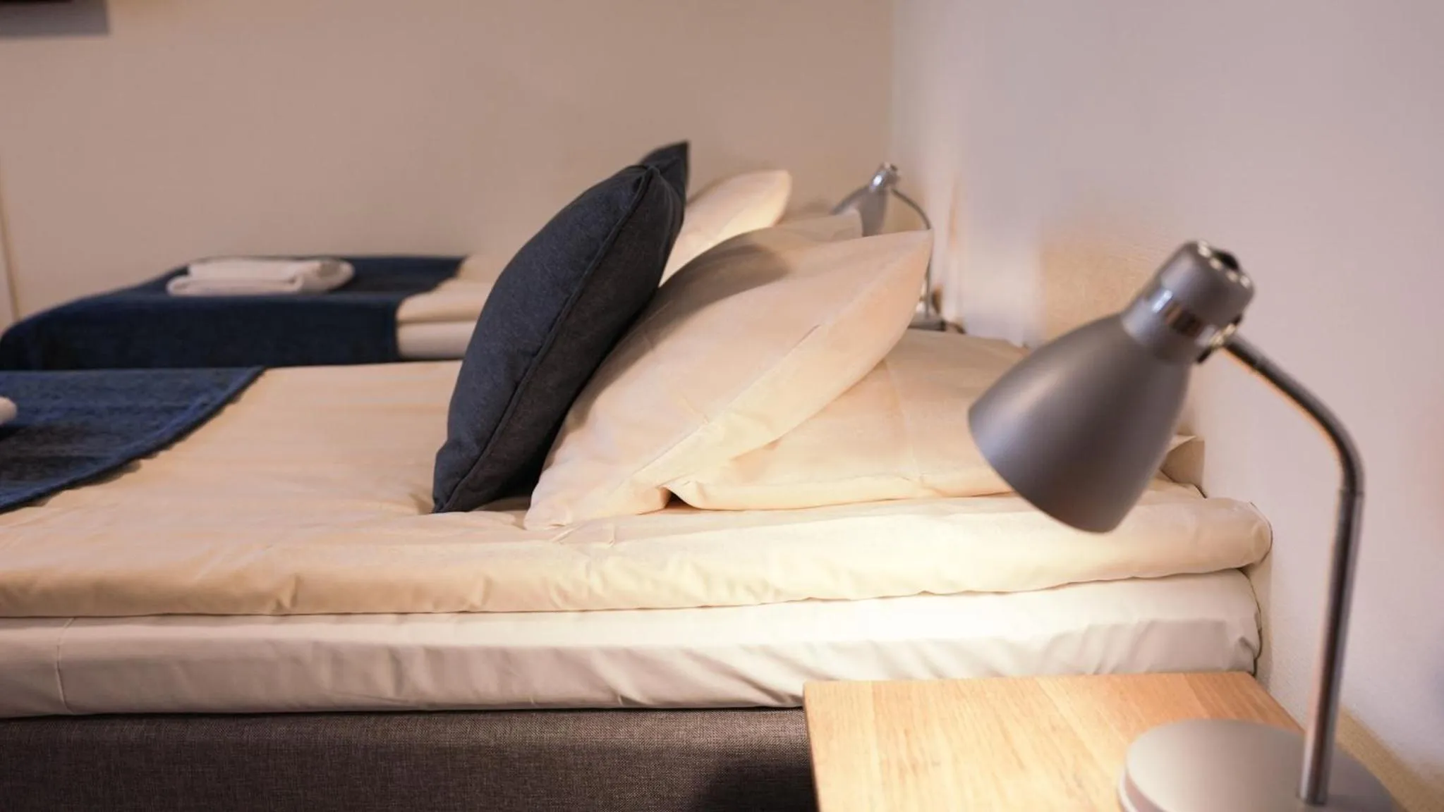 Bed in RS Lägenhetshotell Skövde