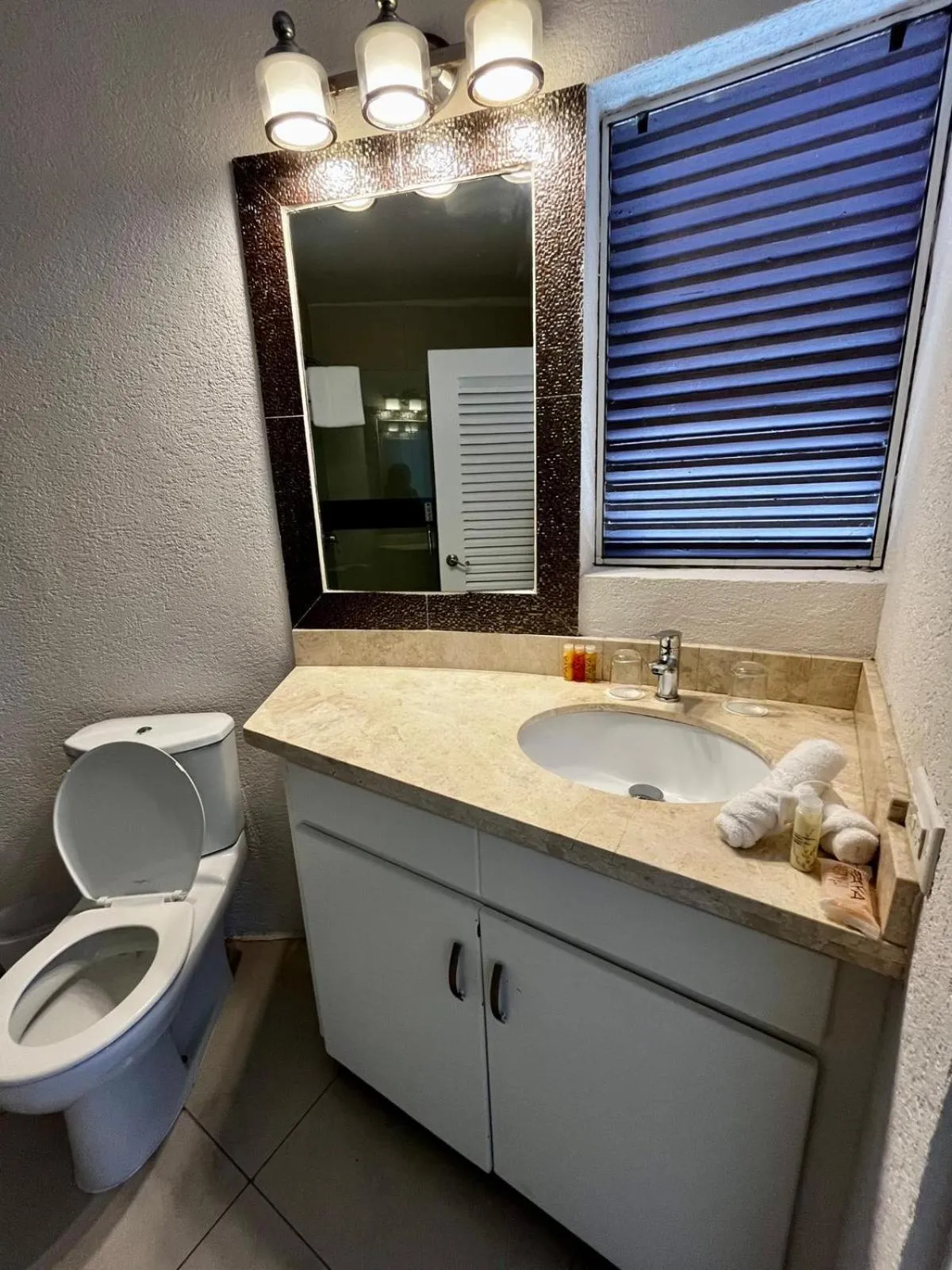 Bathroom in Hôtel Le Roy