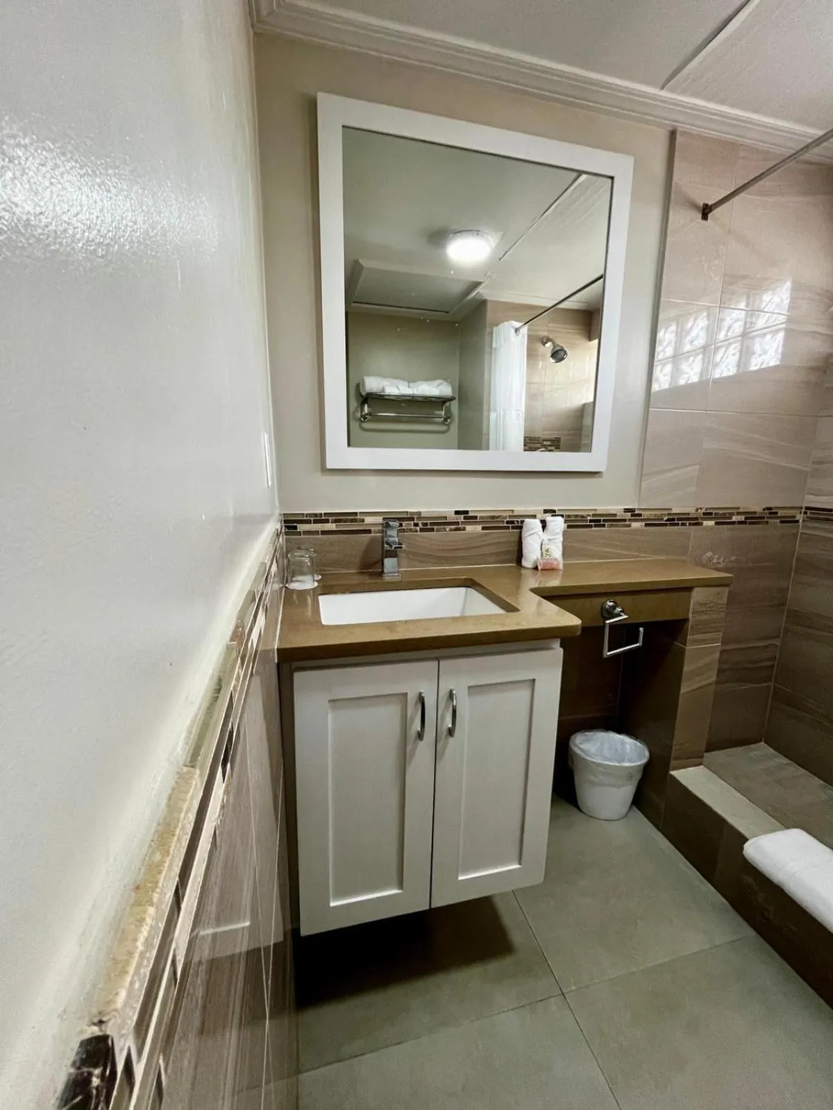 Bathroom in Hôtel Le Roy