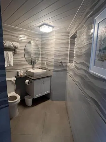 Bathroom in Hôtel Le Roy