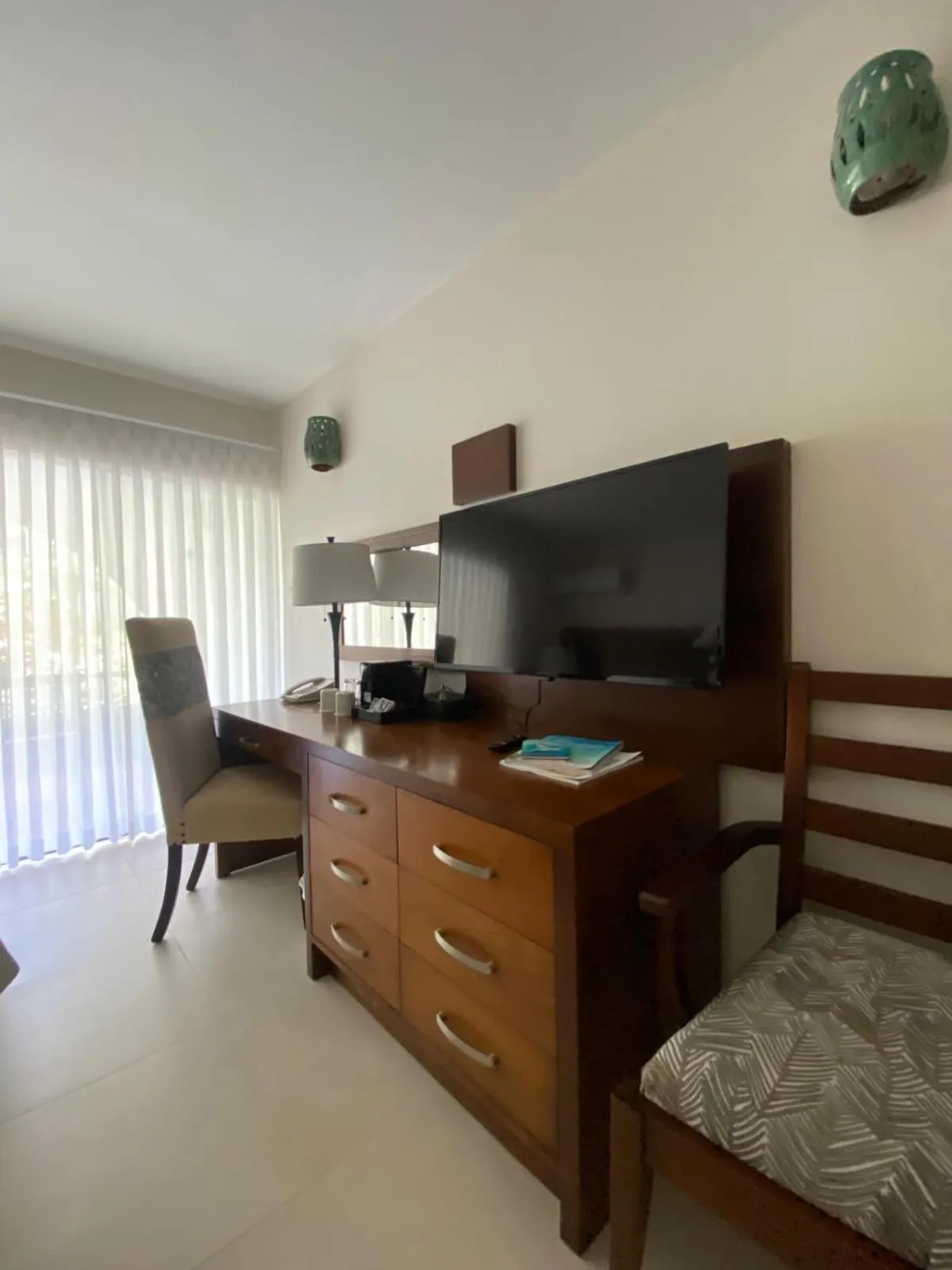 TV and multimedia in Hôtel Le Roy