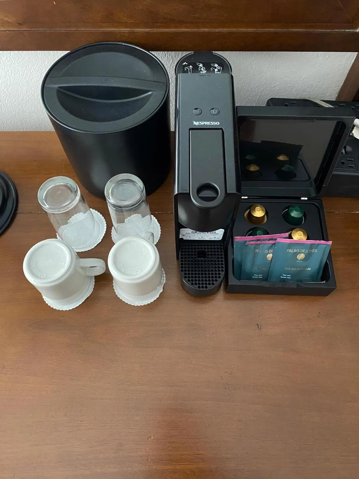 Coffee/tea facilities in Hôtel Le Roy