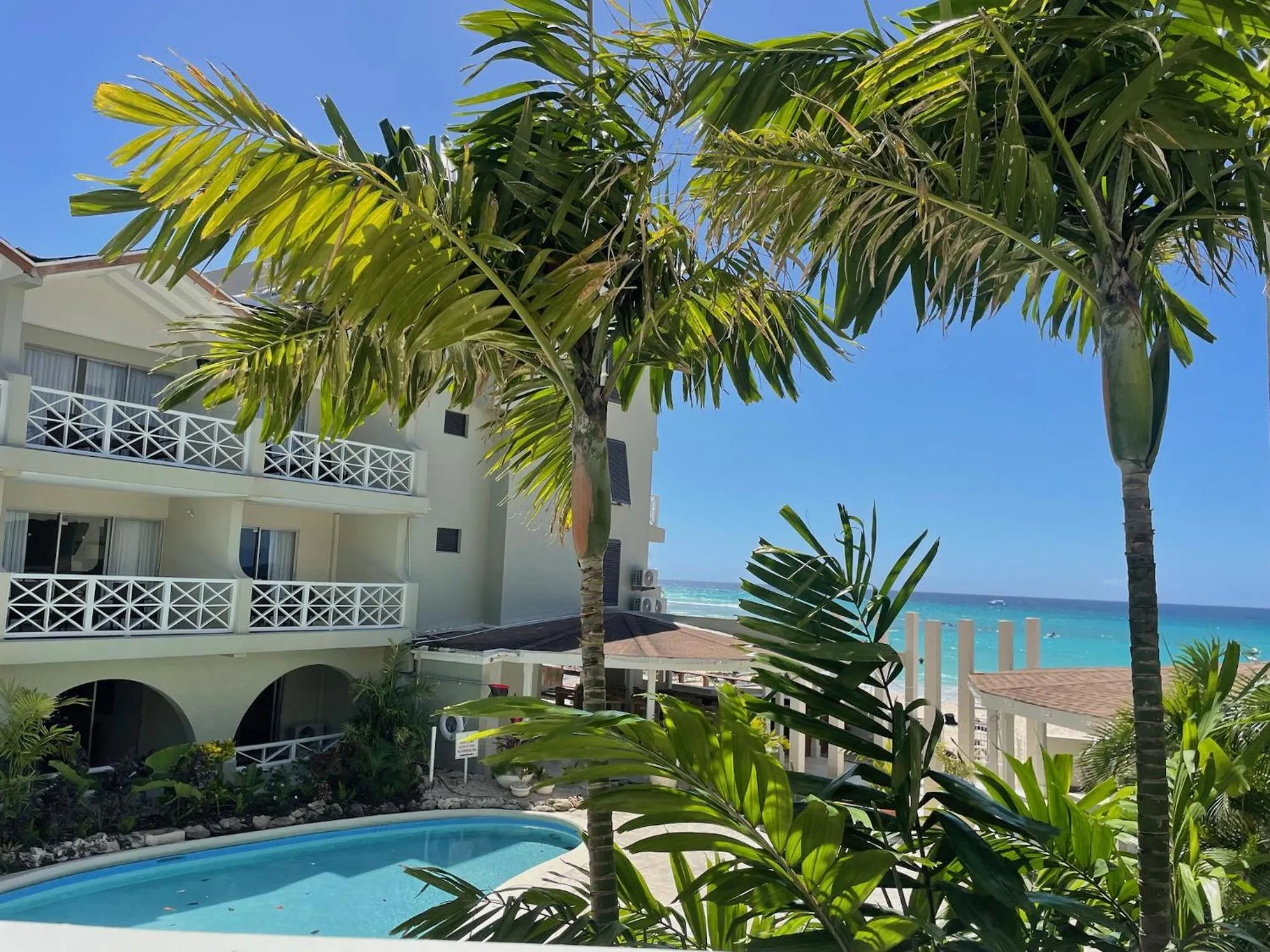 Property building in Hôtel Le Roy