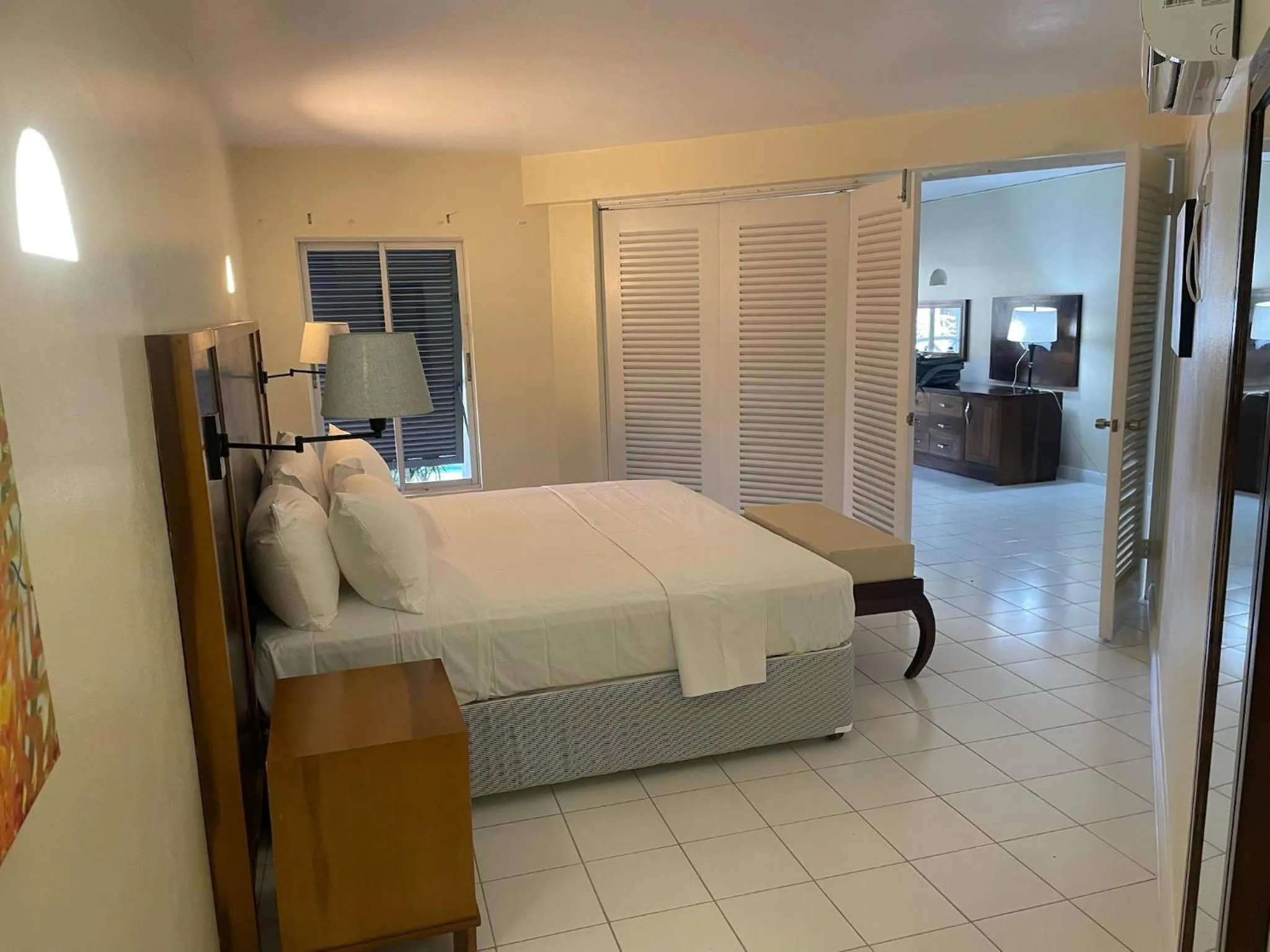 Bedroom, Bed in Hôtel Le Roy