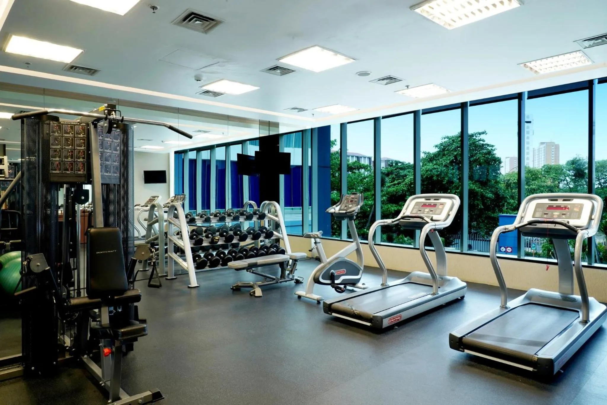 Fitness centre/facilities in Holiday Inn Express Jakarta International Expo by IHG