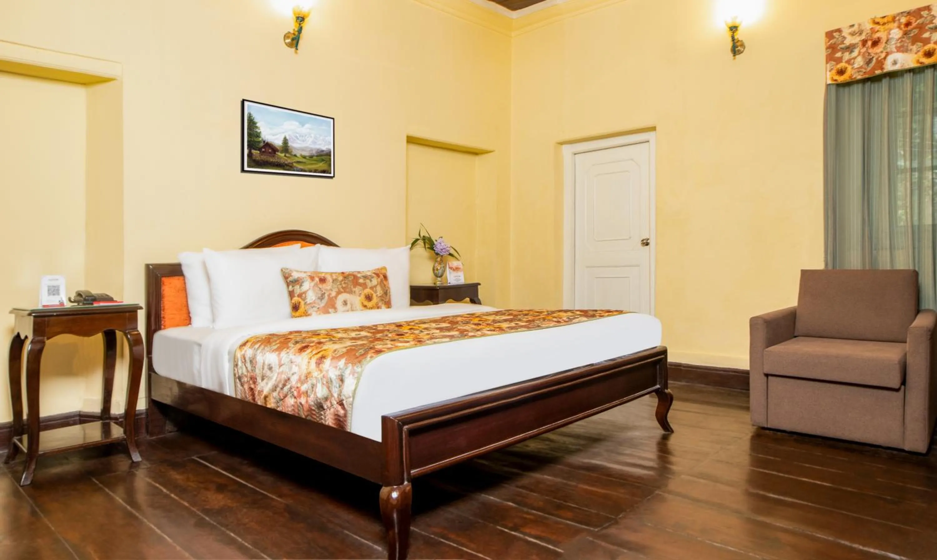 Bed in Summit Swiss Heritage Resort & Spa