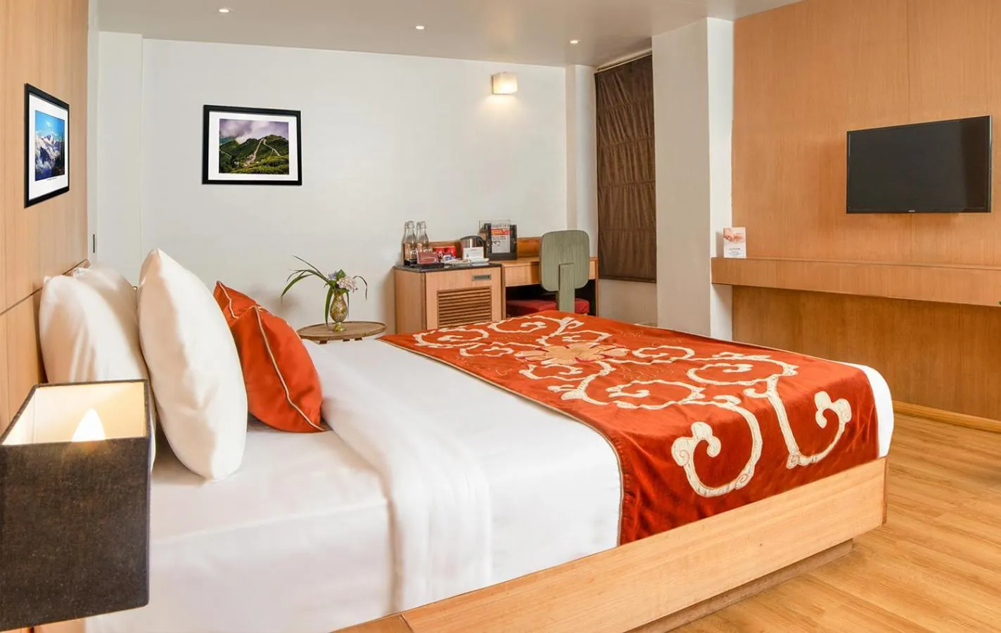 Bed in Summit Swiss Heritage Resort & Spa