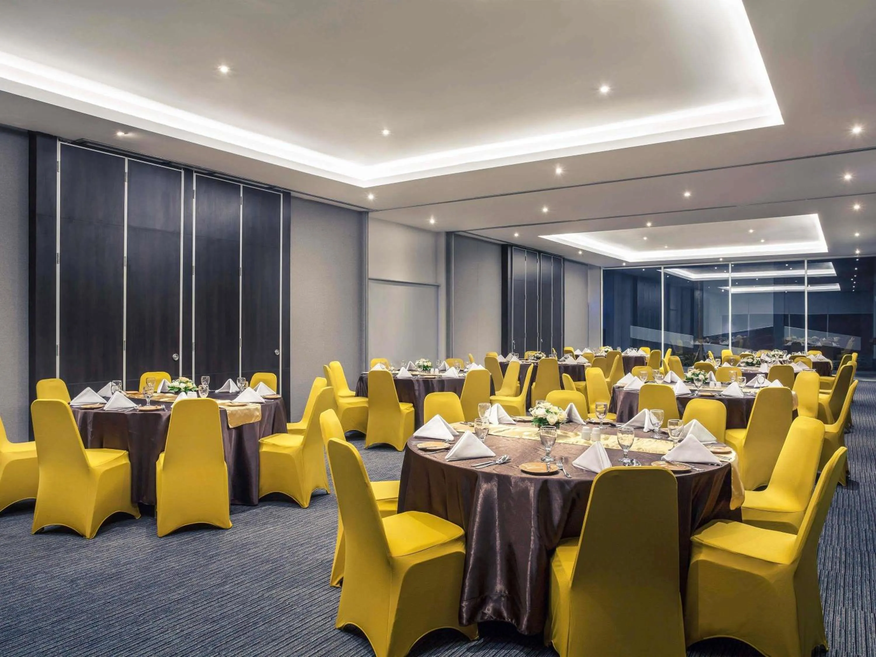 Business facilities in Mercure Jakarta Cikini
