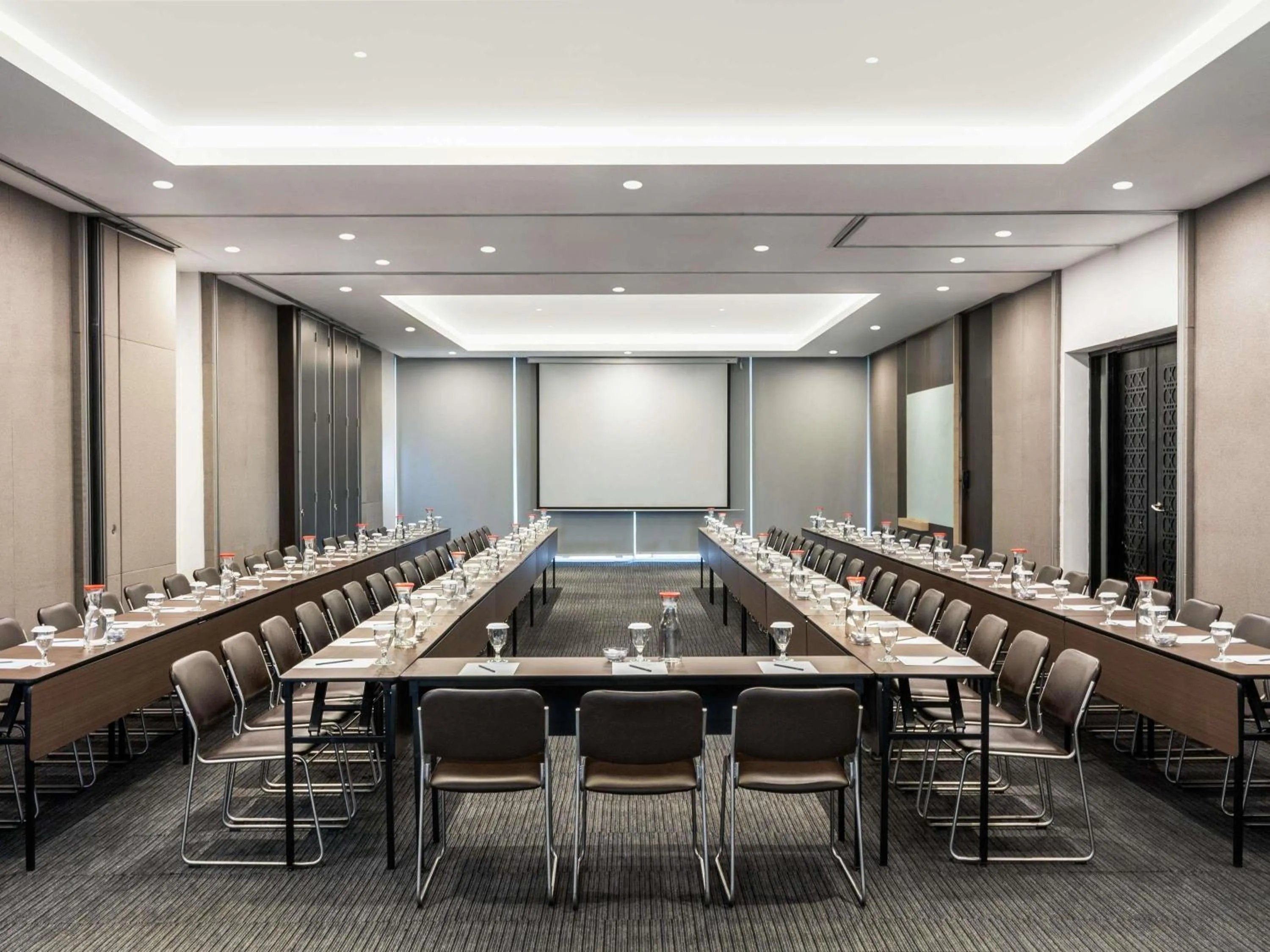 Business facilities in Mercure Jakarta Cikini