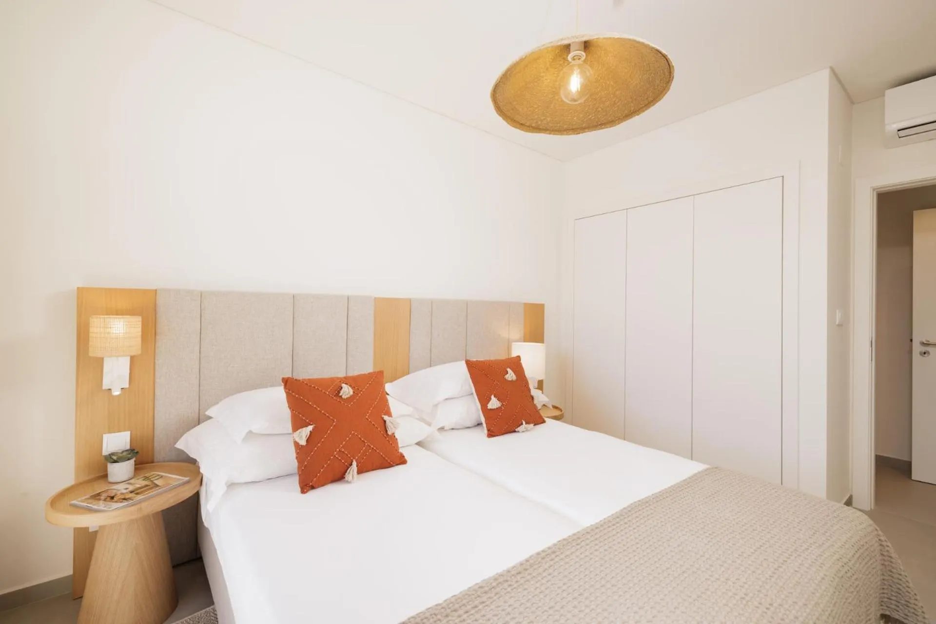 Bedroom, Bed in Flamingos Salgados