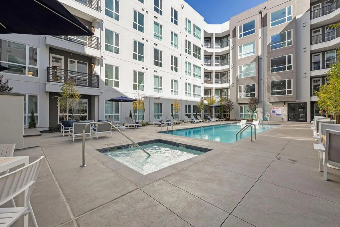 Hot Tub in Placemakr Reno