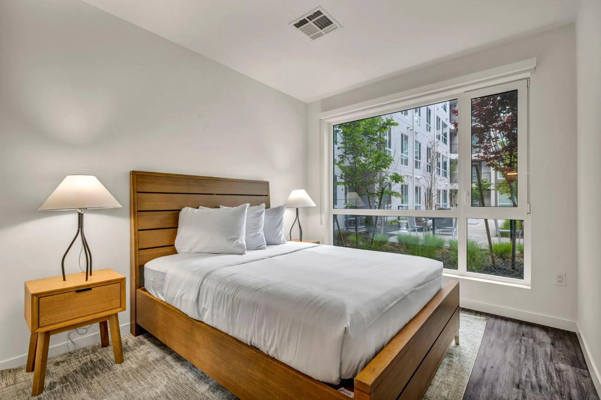 Bedroom, Bed in Placemakr Reno