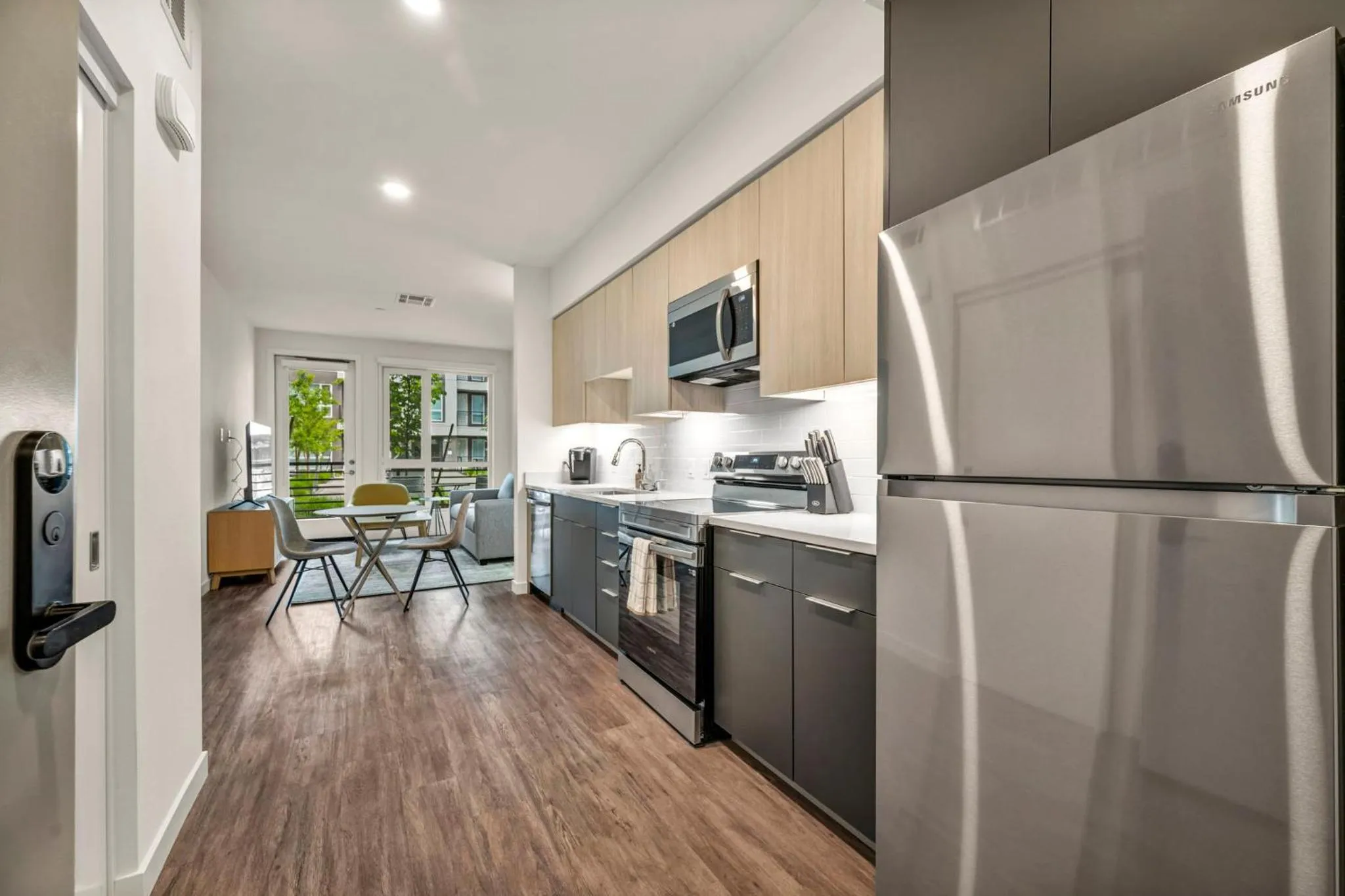 Kitchen or kitchenette in Placemakr Reno