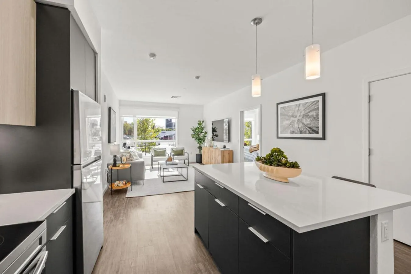 Kitchen or kitchenette in Placemakr Reno