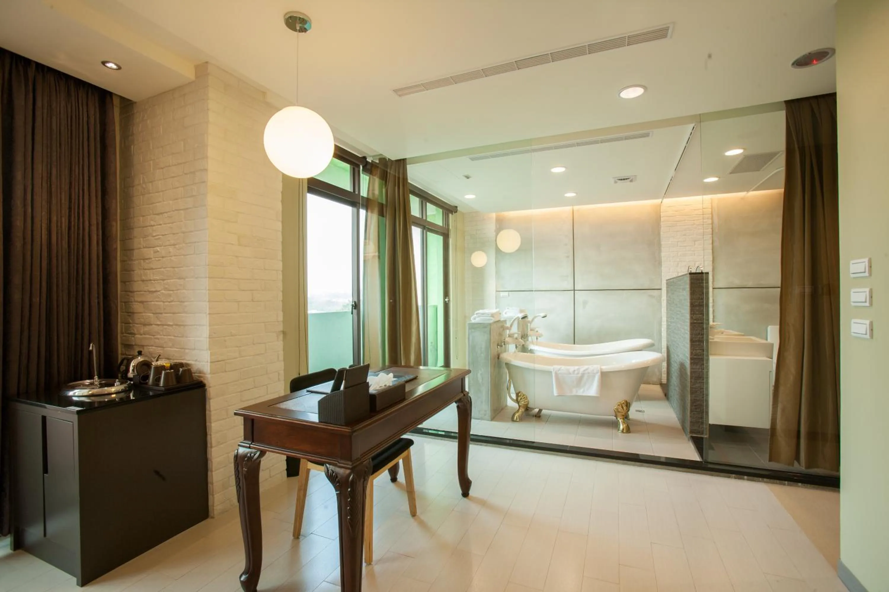 Photo of the whole room in 823 Tourist Hotel