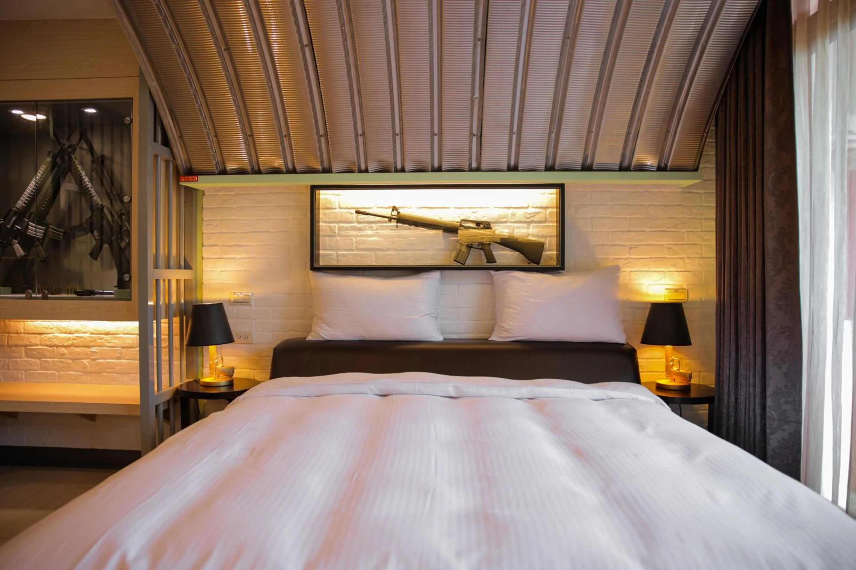 Bed in 823 Tourist Hotel